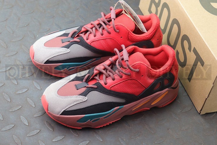 YEEZY 700 하이레스 레드 상품 썸네일