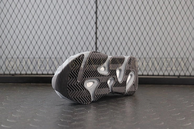 YEEZY 700 호스피탈 블루 상품 썸네일