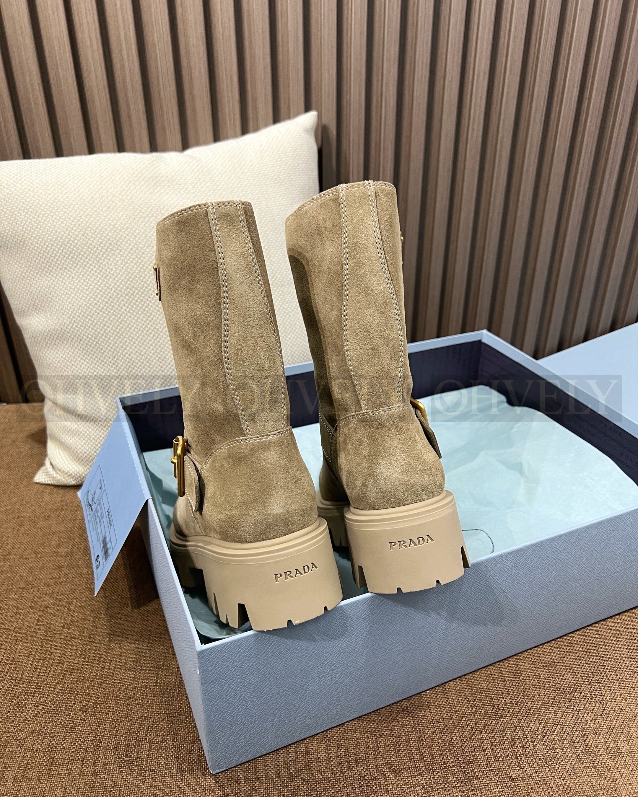 프라다 레더 부티 블랙 상품 썸네일