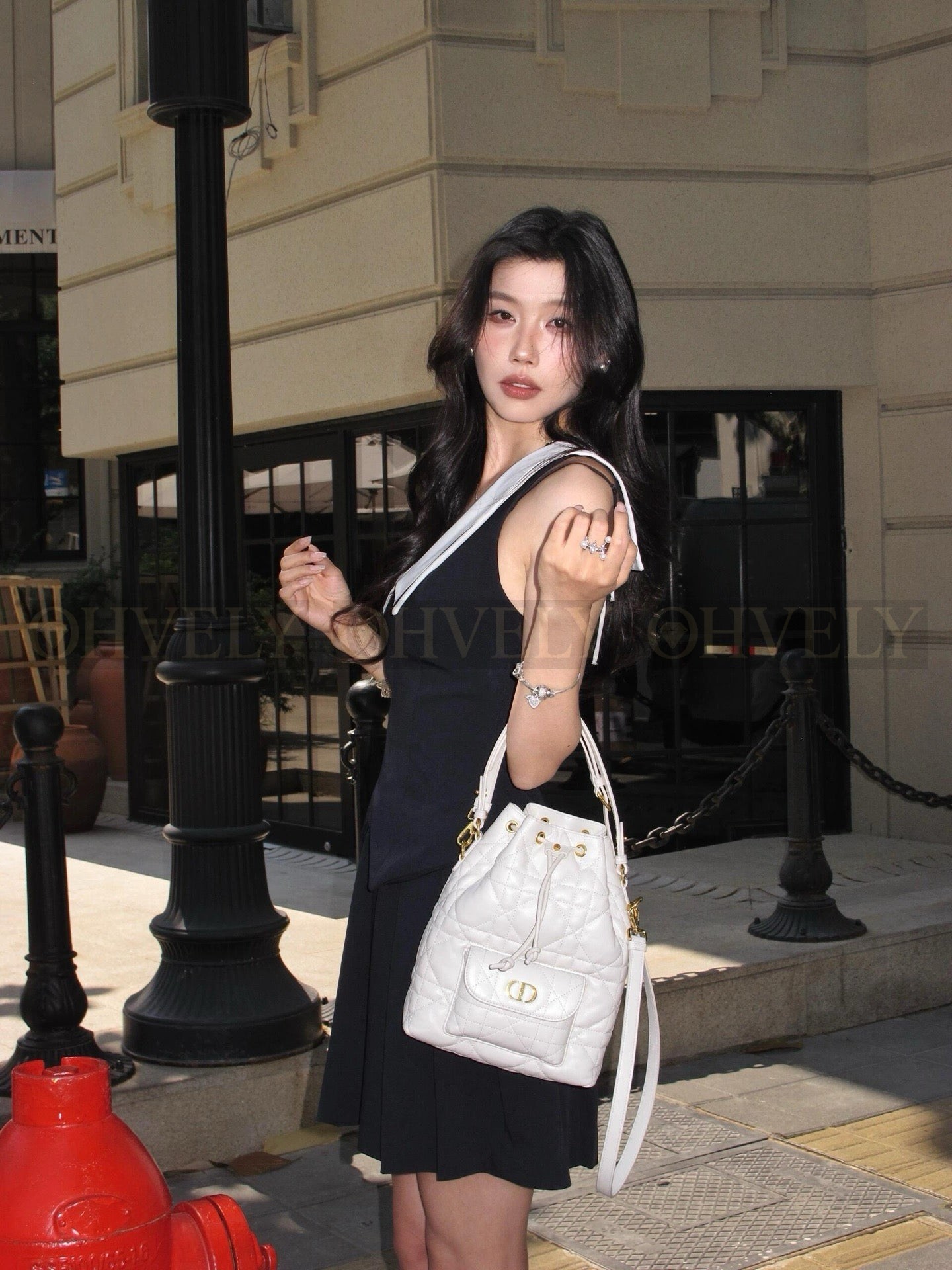 디올 카로 스몰 버킷백 상품 썸네일