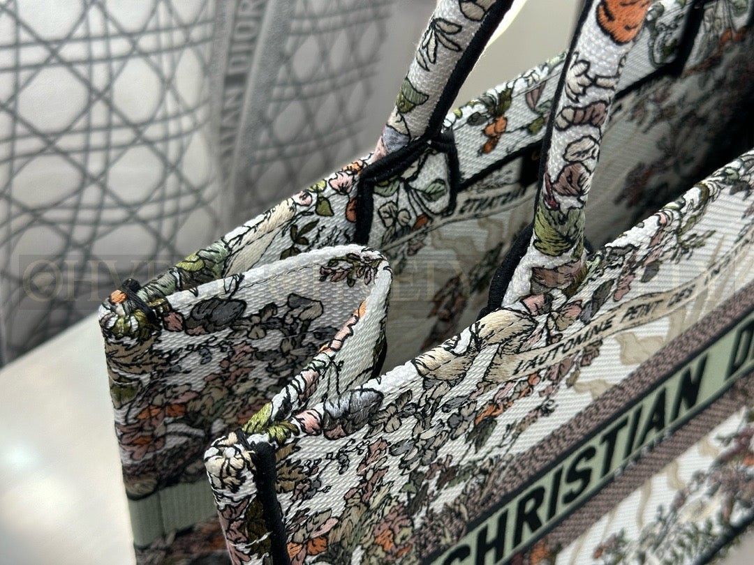 디올 쎄종 쏠레이 자수 북 토트백 미디움 상품 썸네일