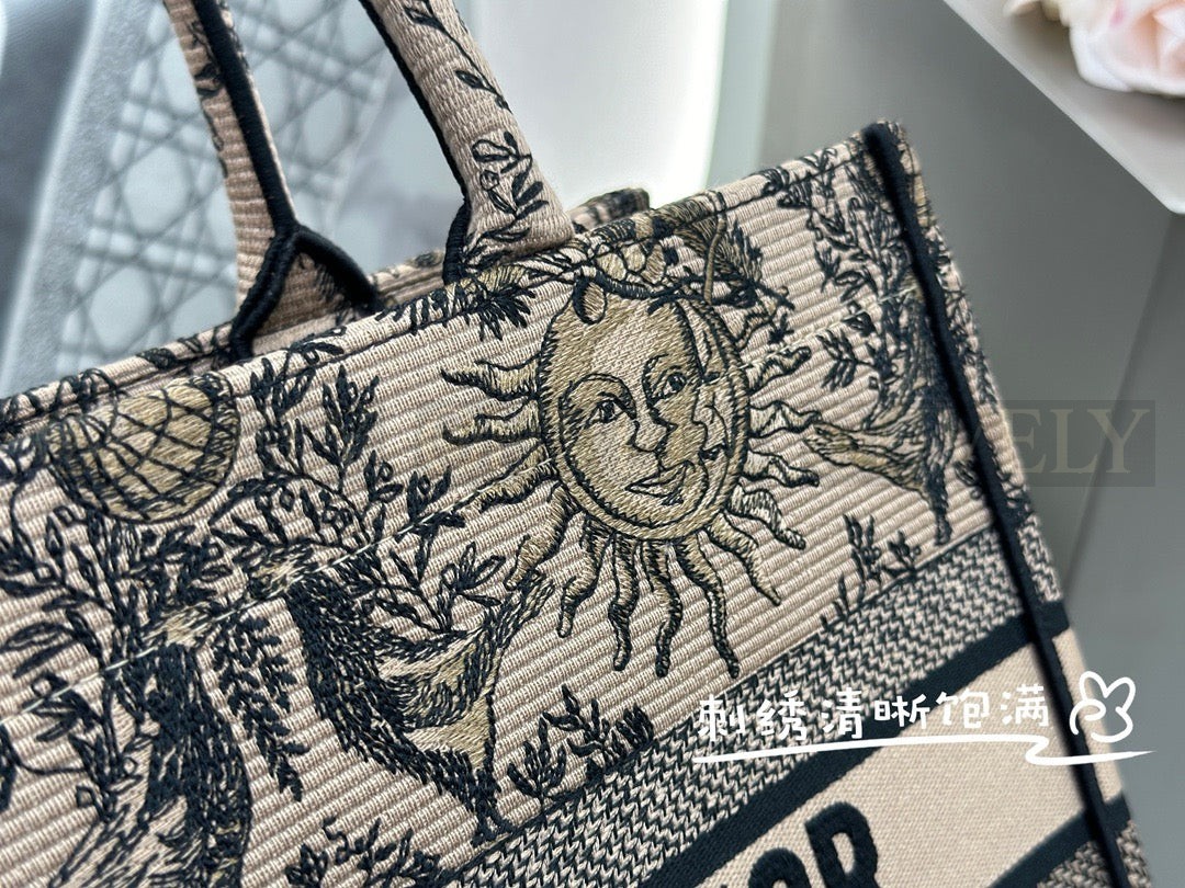 디올 쏠레이 자수 네이비 북 토트백 미디움 상품 썸네일