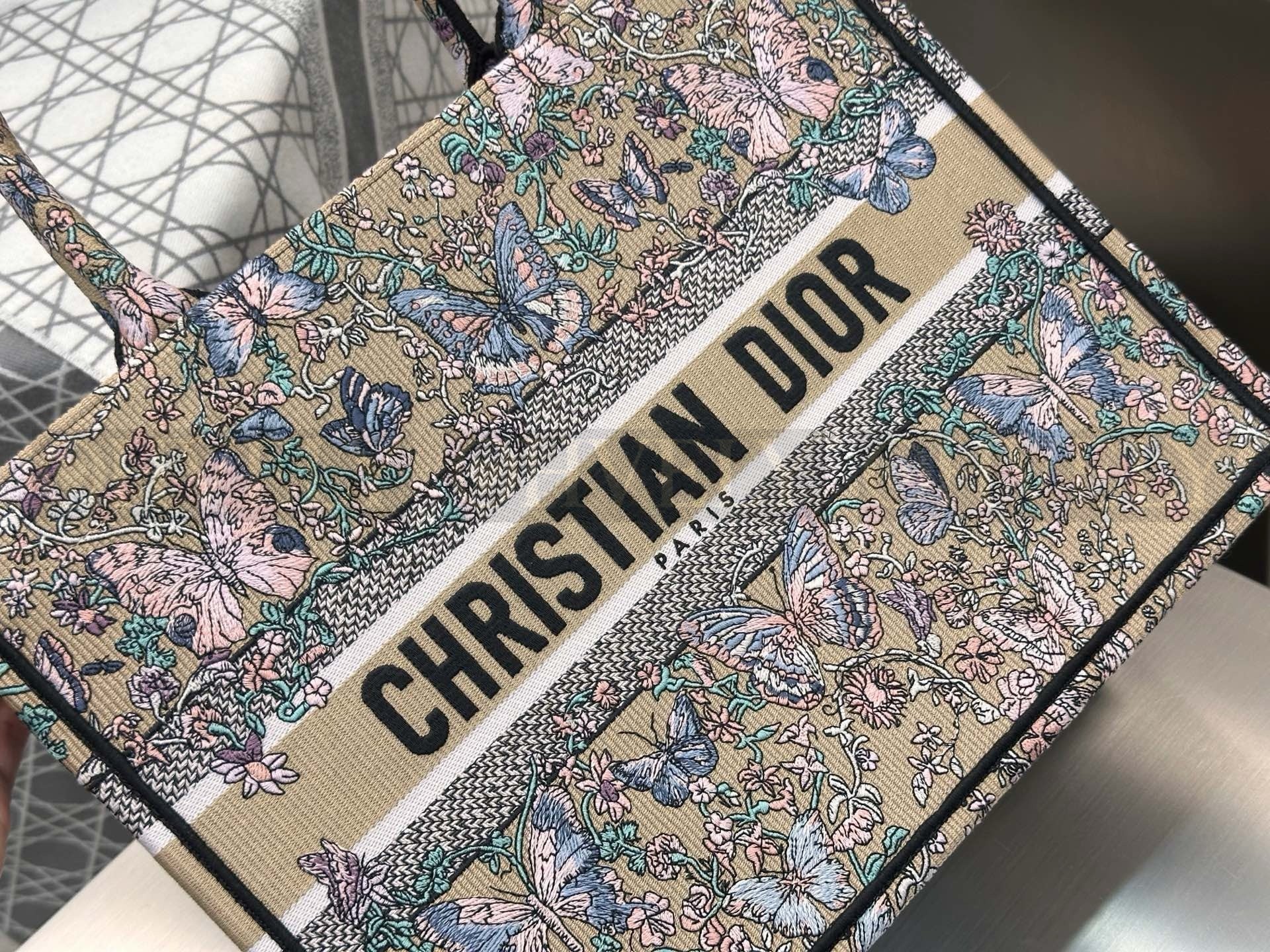 디올 트왈 드 주이 빠비용 북 토트백 미디움 상품 썸네일