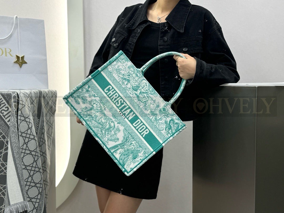 디올 뜨왈 드 주이 리버스 자수 북 토트백 미디움 상품 썸네일