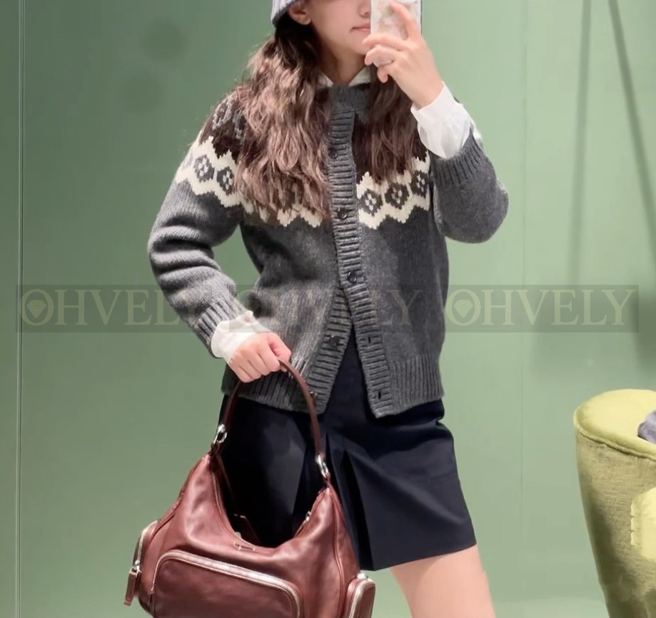 【 ZP 】Prada 2026 모직 가디건 (매장가 500만원) 상품 썸네일