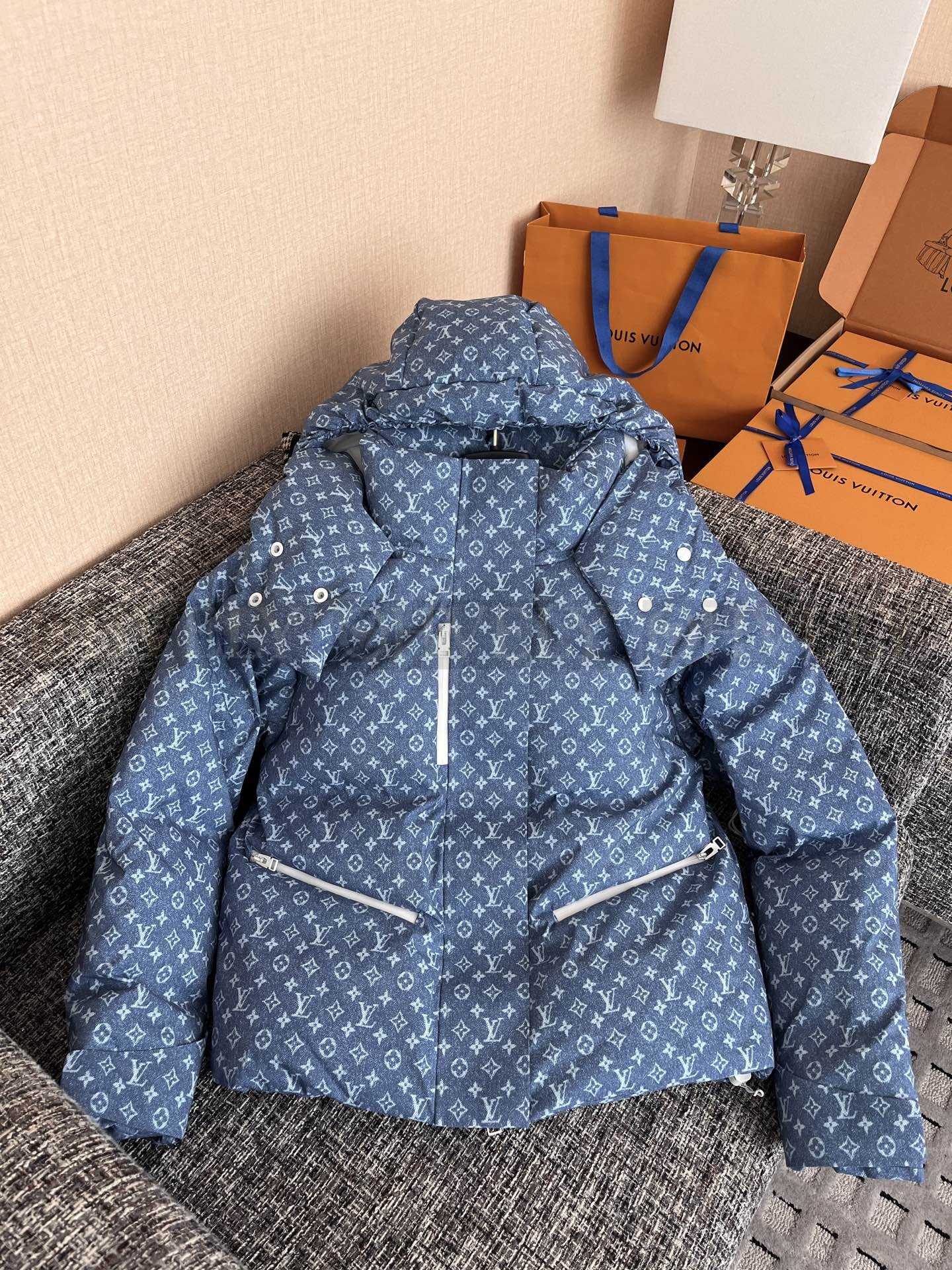 【 ZP 】Louis Vuitton 2025 패딩점퍼 (매장가 930만원) 상품 썸네일