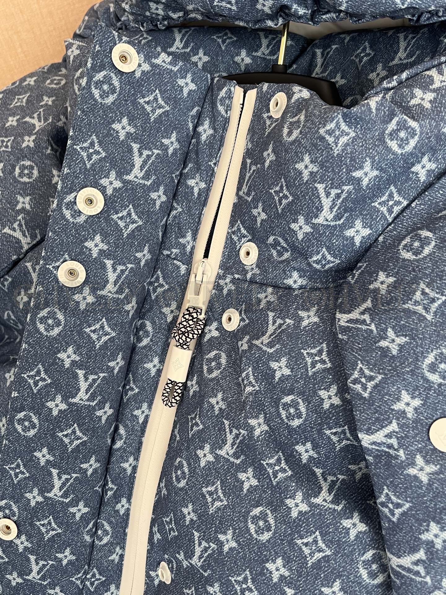 【 ZP 】Louis Vuitton 2025 패딩점퍼 (매장가 930만원) 상품 썸네일