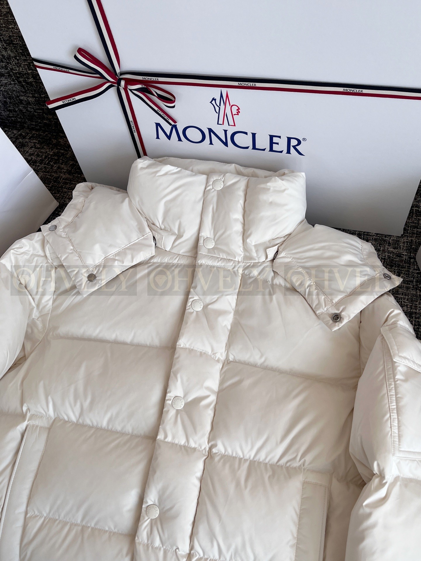 【 ZP 】Moncler 2025 패딩 (매장가 353만원) 상품 썸네일
