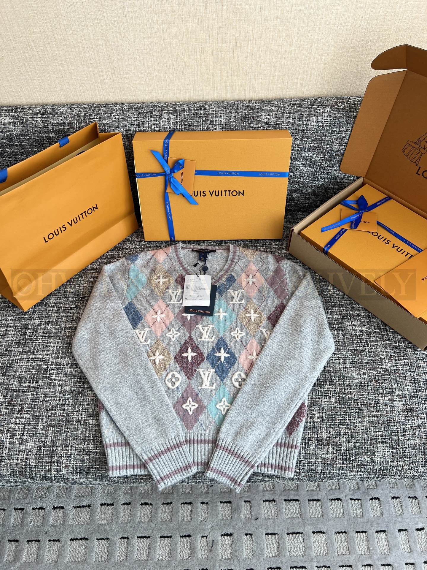 【 ZP 】Louis Vuitton 2025 스웨터 (매장가 396만원) 상품 썸네일