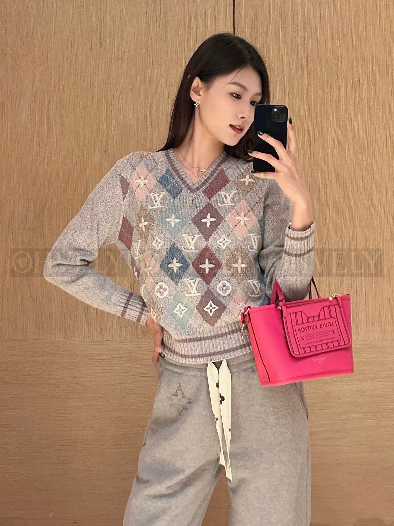 【 ZP 】Louis Vuitton 2025 스웨터 (매장가 396만원) 상품 썸네일