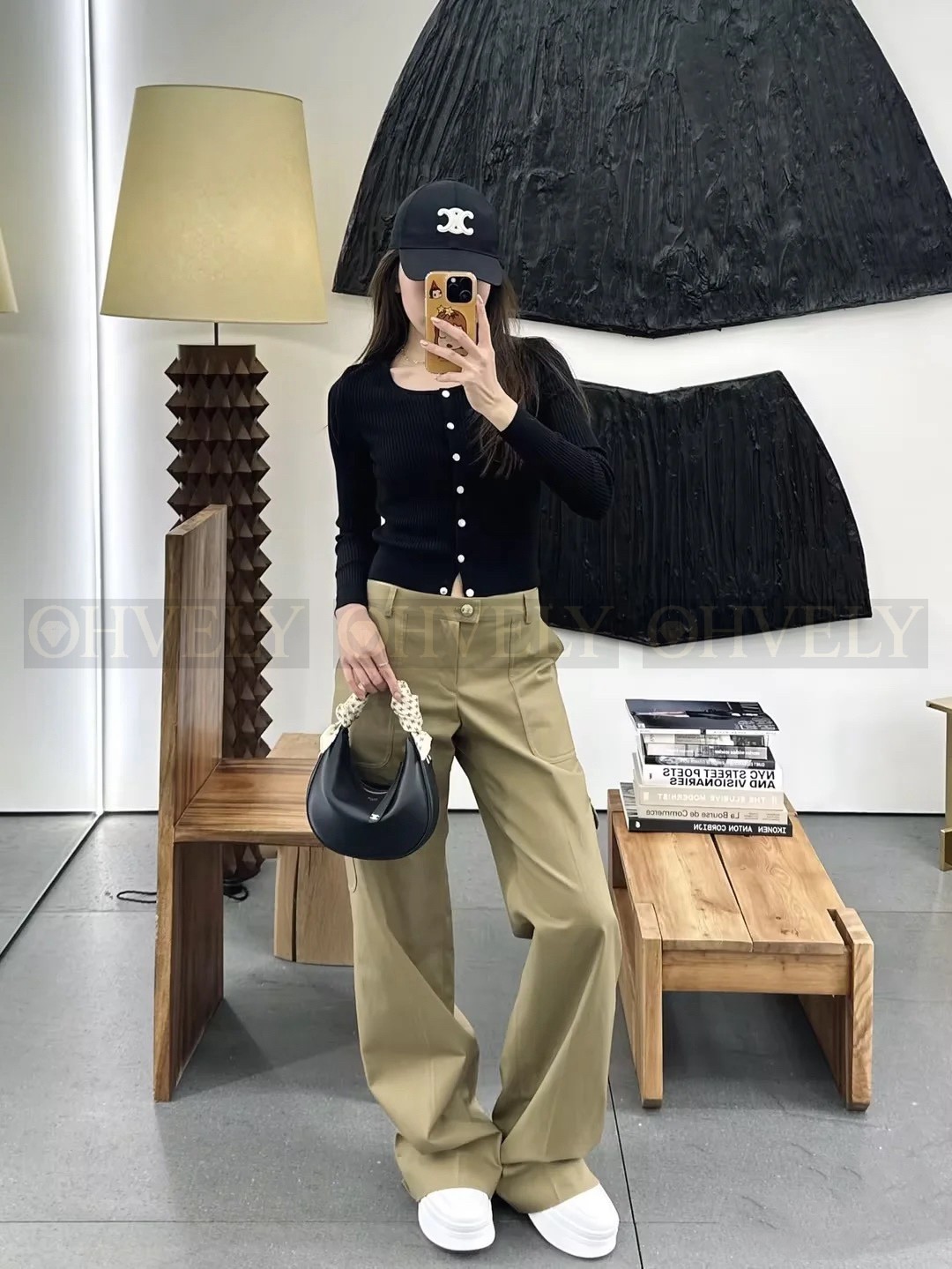 【 ZP 】Celine 2025 니트가디건 (매장가 240만원) 상품 썸네일