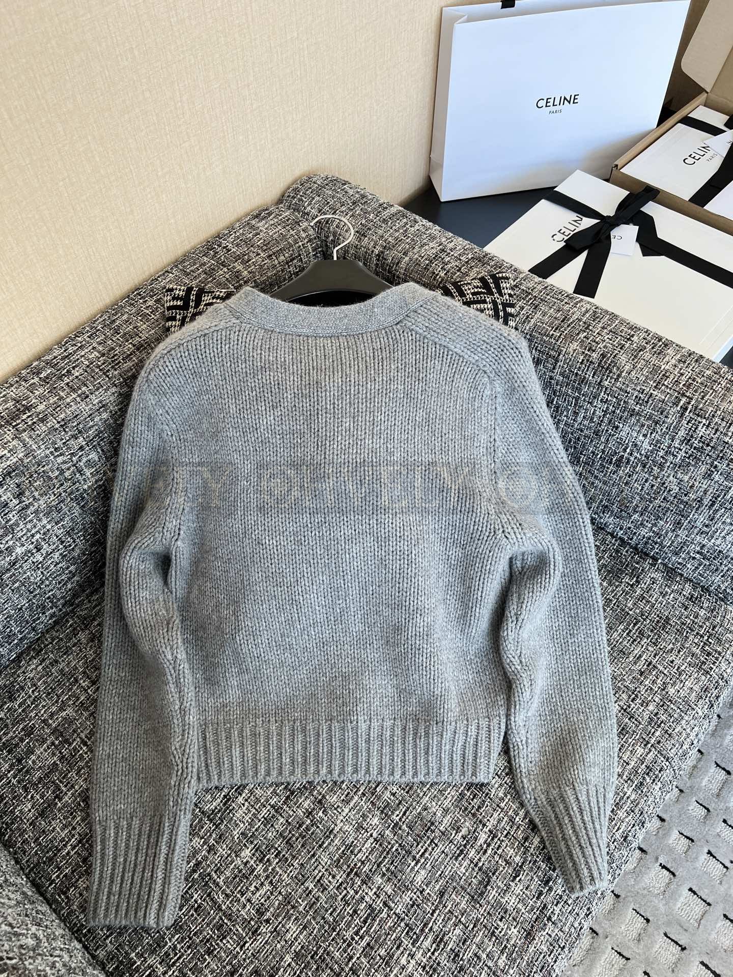 【 ZP 】Celine 2025 니트 가디건 (매장가 390만원) 상품 썸네일