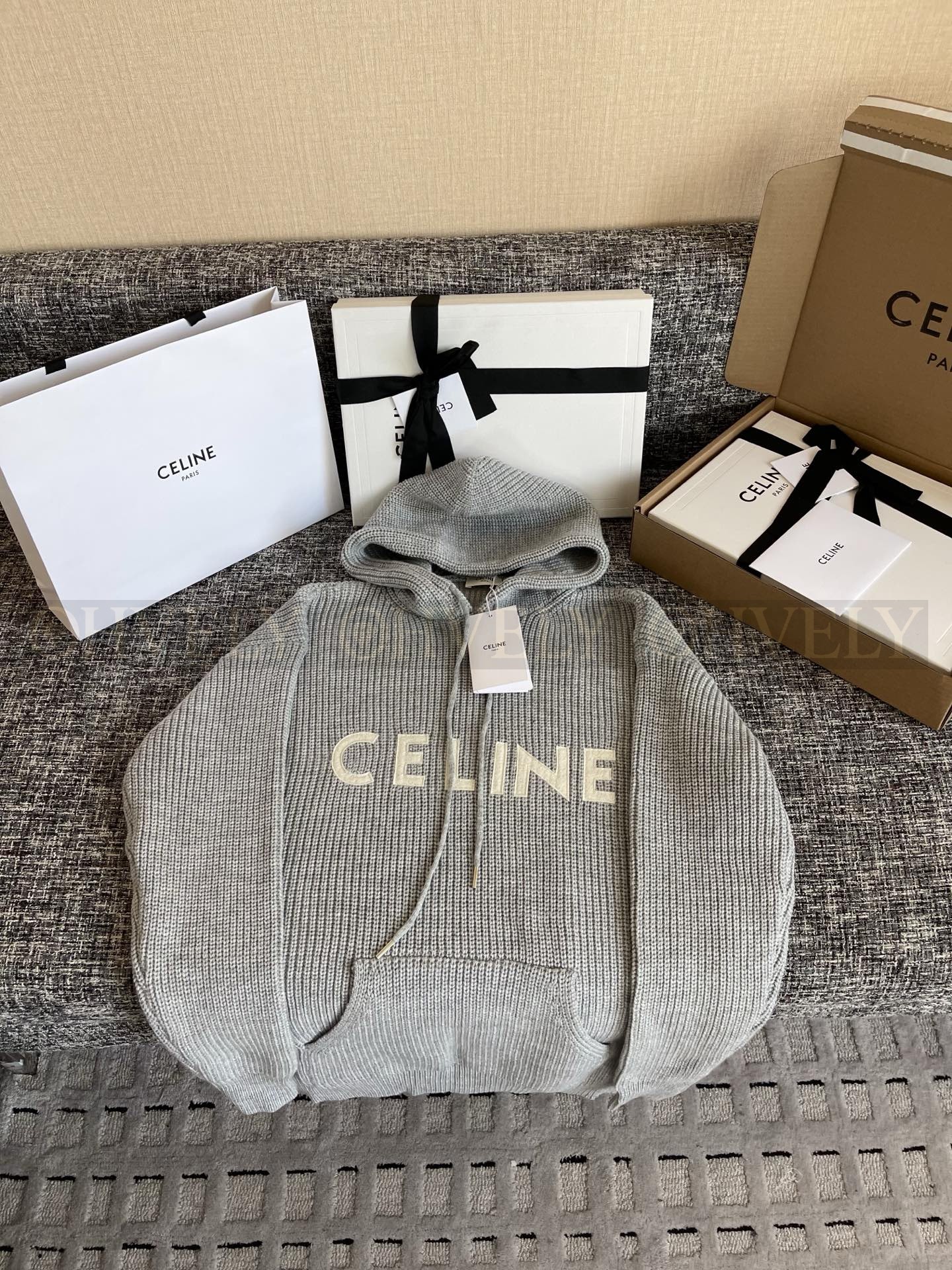 【 ZP 】Celine 2025 니트후드 (매장가 250만원) 상품 썸네일