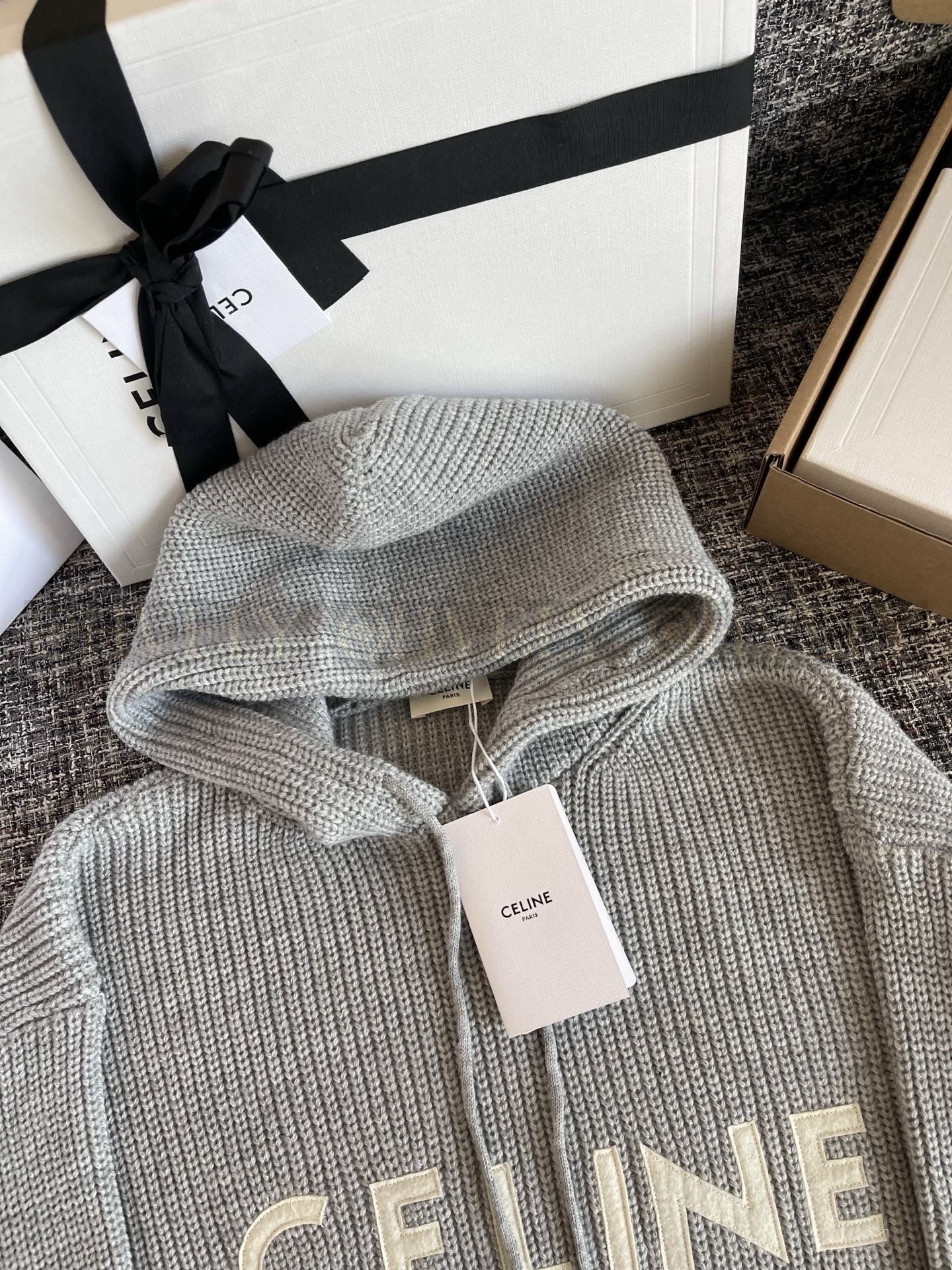 【 ZP 】Celine 2025 니트후드 (매장가 250만원) 상품 썸네일
