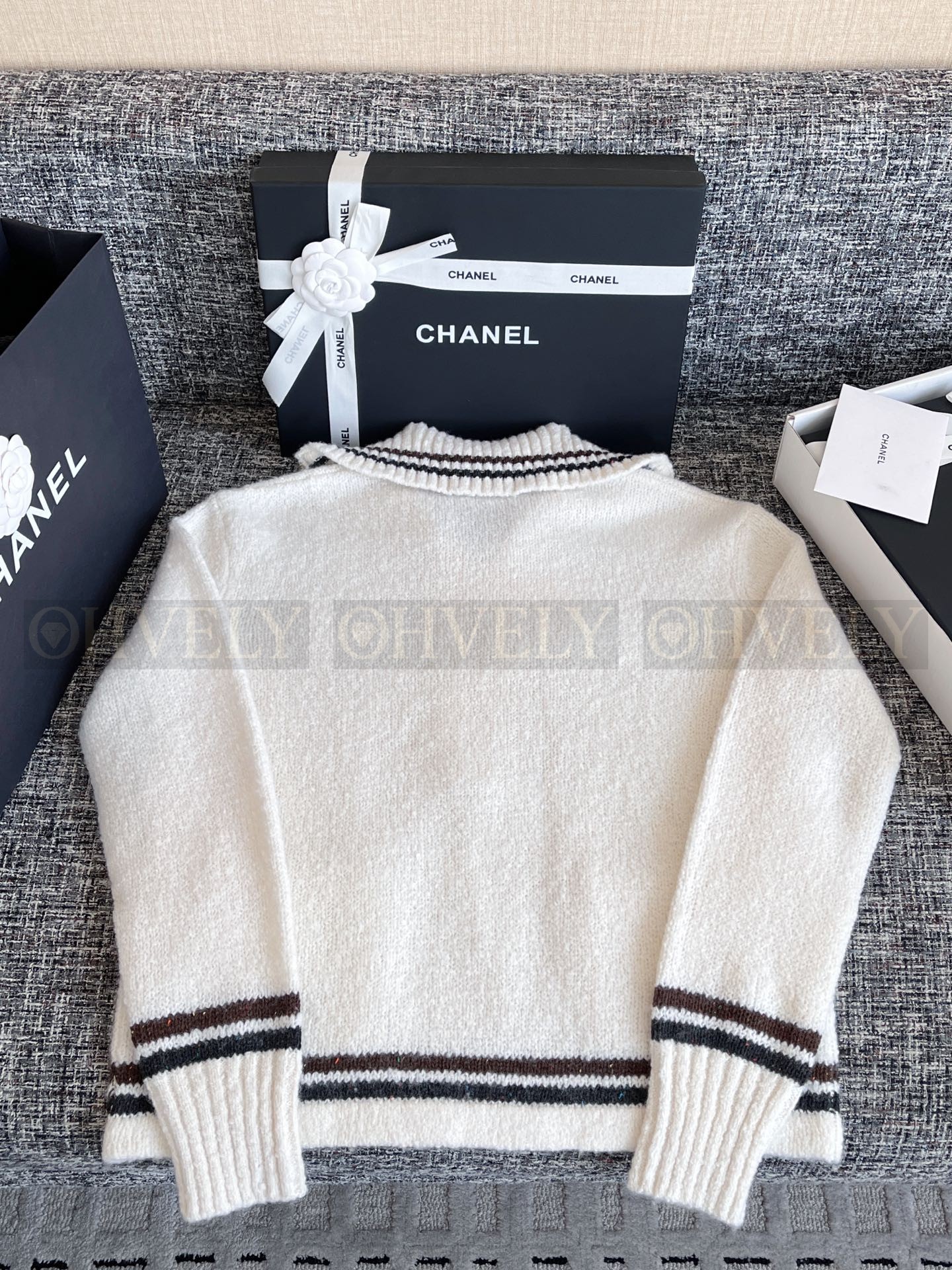 【 ZP 】CHANEL 2025 하프 집업 스웨터 (매장가 786만원) 상품 썸네일