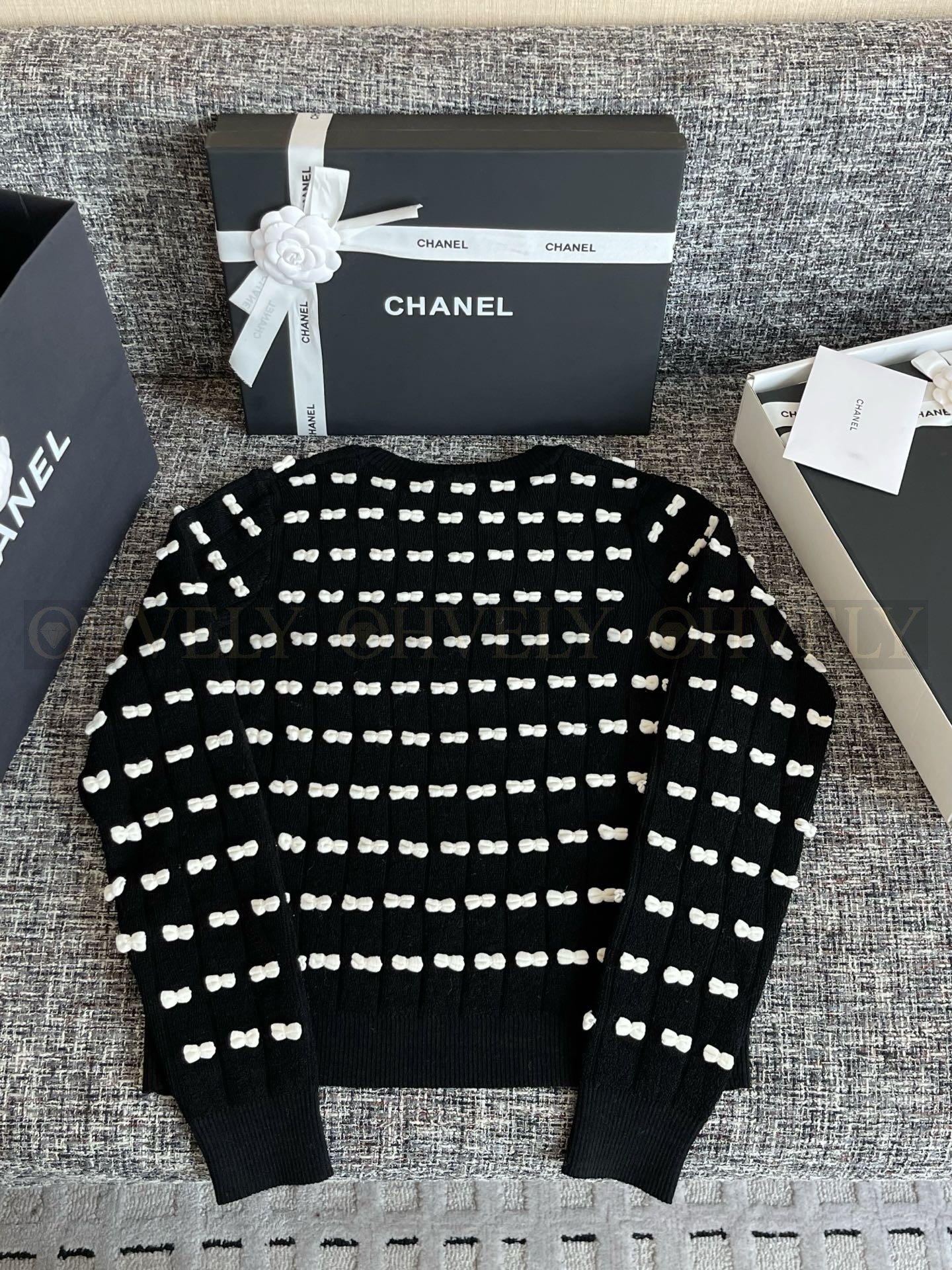 【 ZP 】CHANEL 2025 스웨터 (매장가 516만원) 상품 썸네일