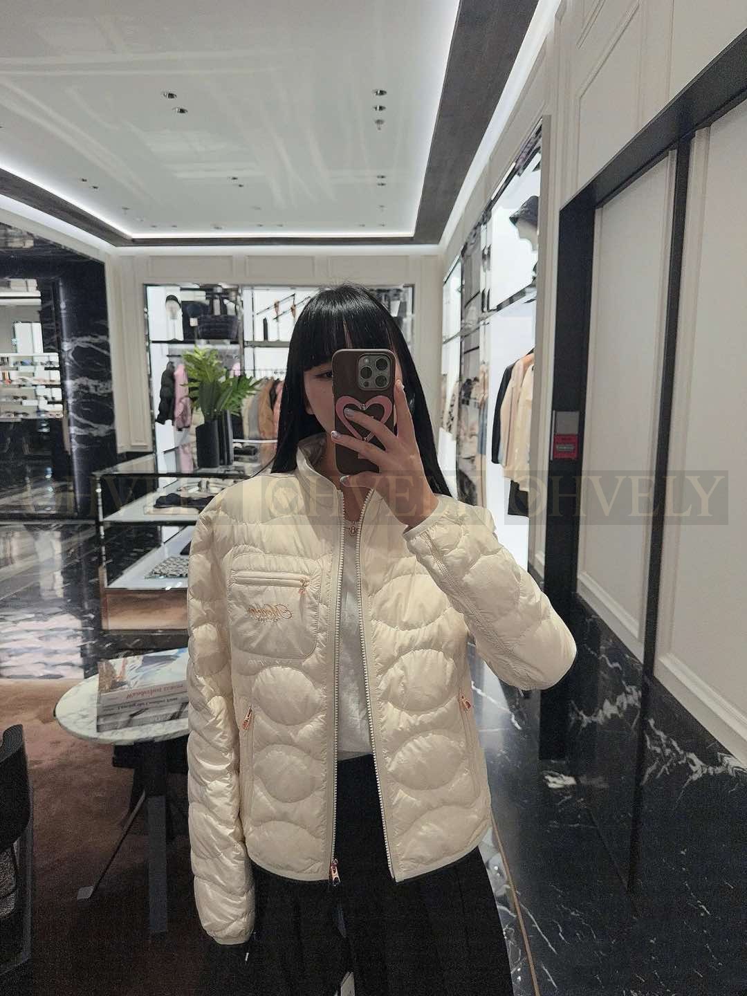 【 ZP 】Moncler 2025 패딩 (매장가 301만원) 상품 썸네일