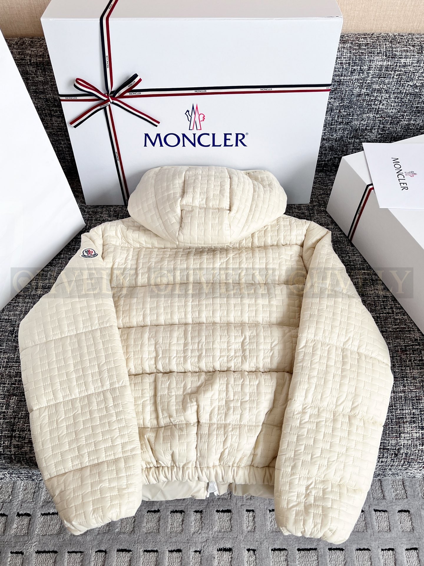 【 ZP 】Moncler 2025 패딩 (매장가 346만원) 상품 썸네일