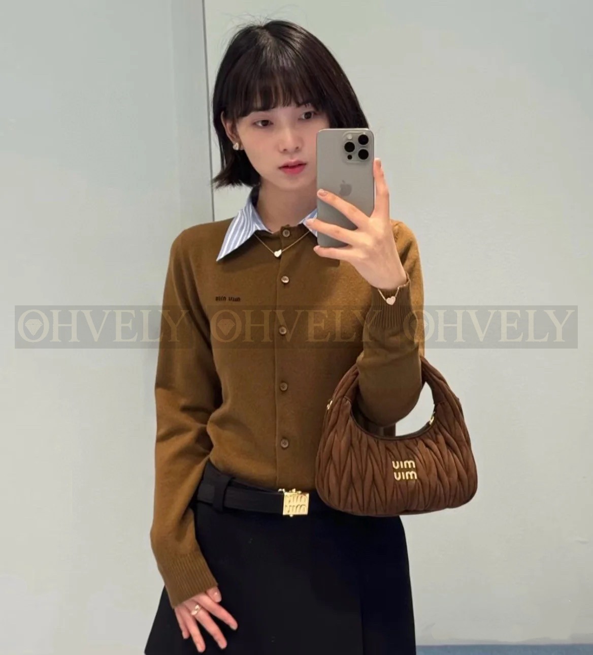 【 ZP 】MiuMiu 2025 니트가디건 (매장가 396만원) 상품 썸네일