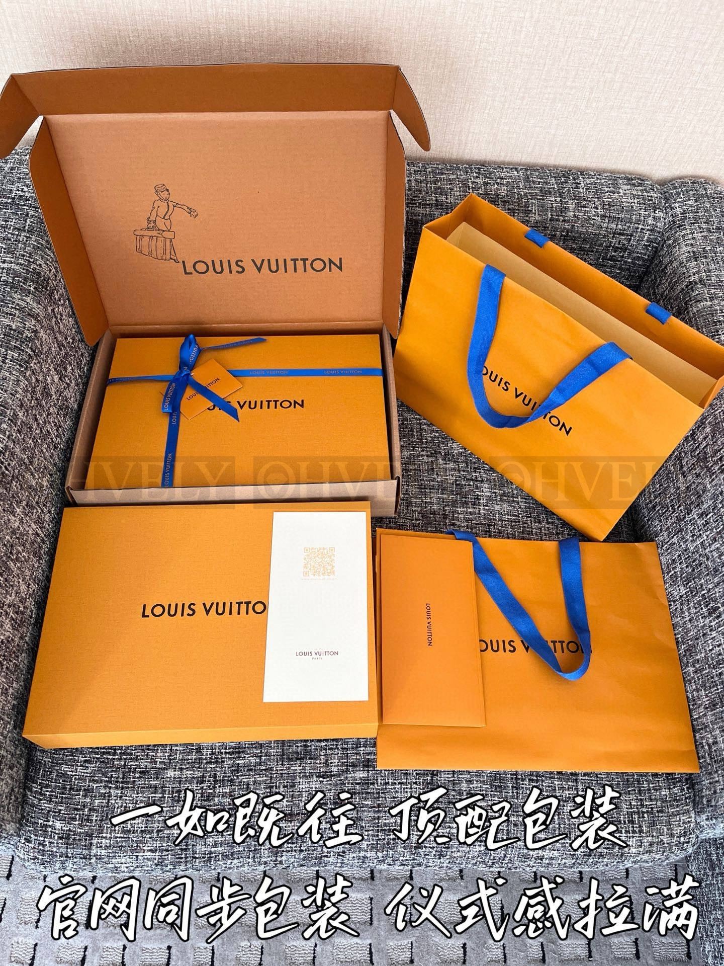 【 ZP 】Louis Vuitton 2025 니트 가디건 (매장가 480만원) 상품 썸네일