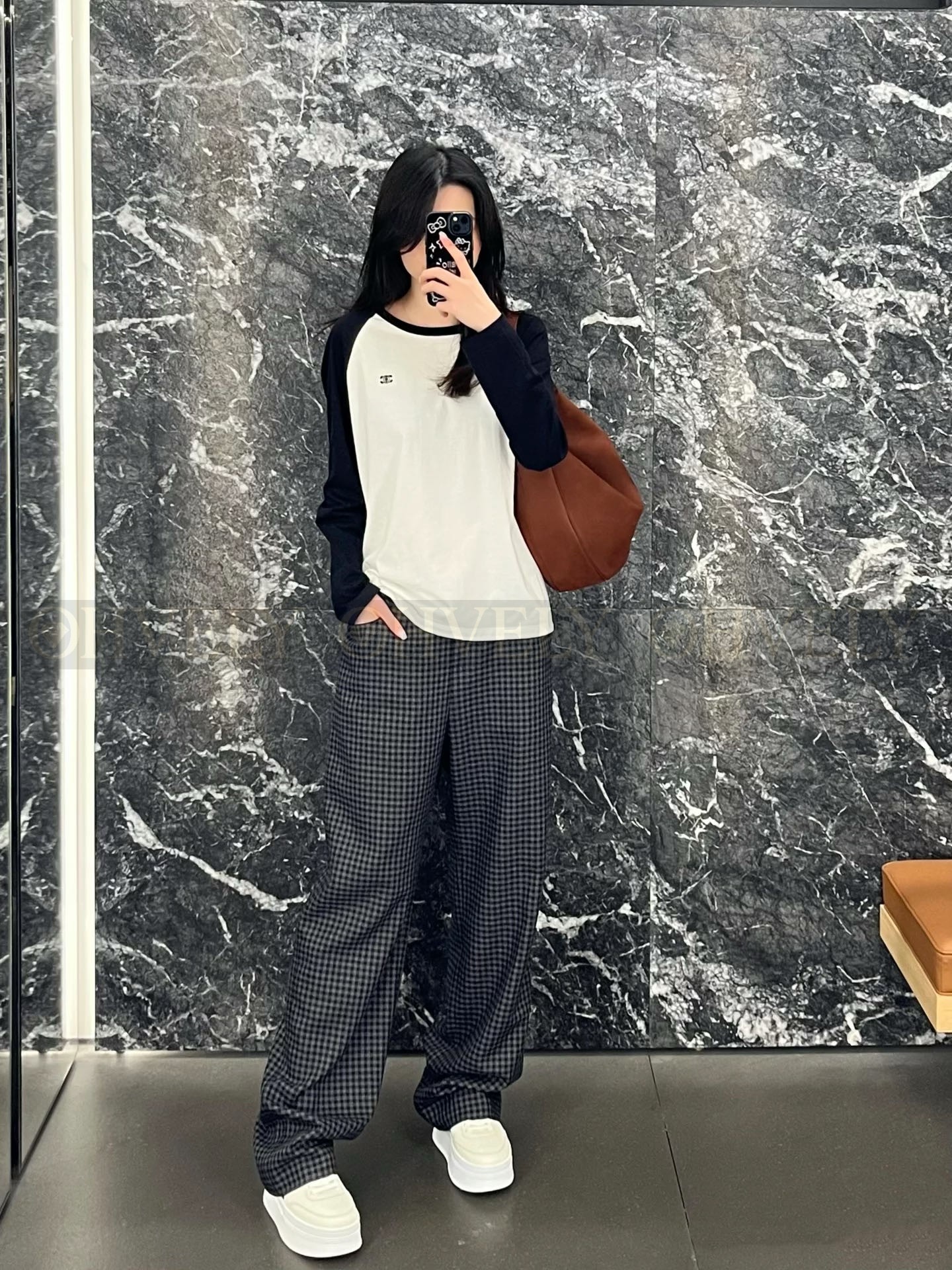 【 ZP 】Celine 2025 긴팔티 (매장가 110만원) 상품 썸네일