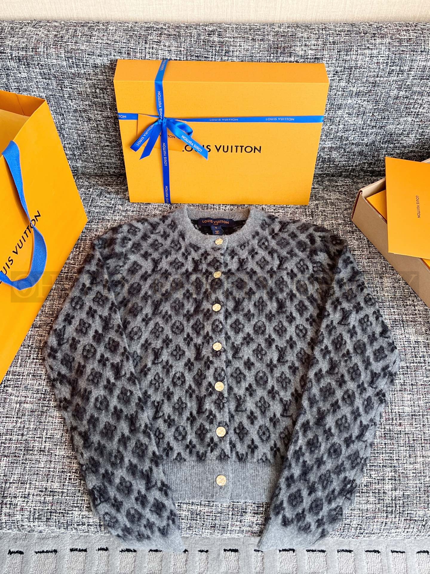 【 ZP 】Louis Vuitton 2025 모노그램 가디건 (매장가 398만원) 상품 썸네일