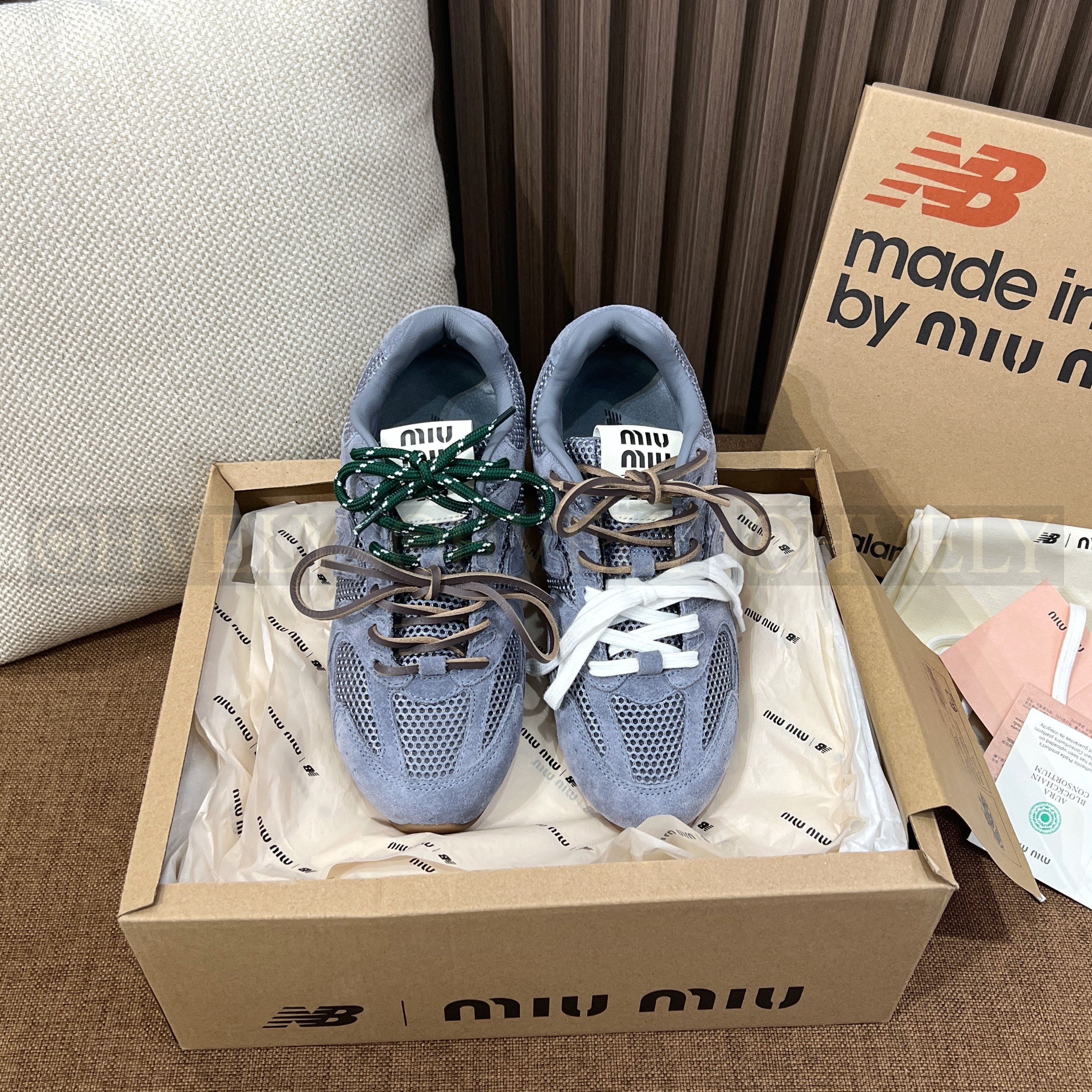뉴발란스 X 미우미우 530 SL 스웨이드 및 메시 스니커즈 상품 썸네일