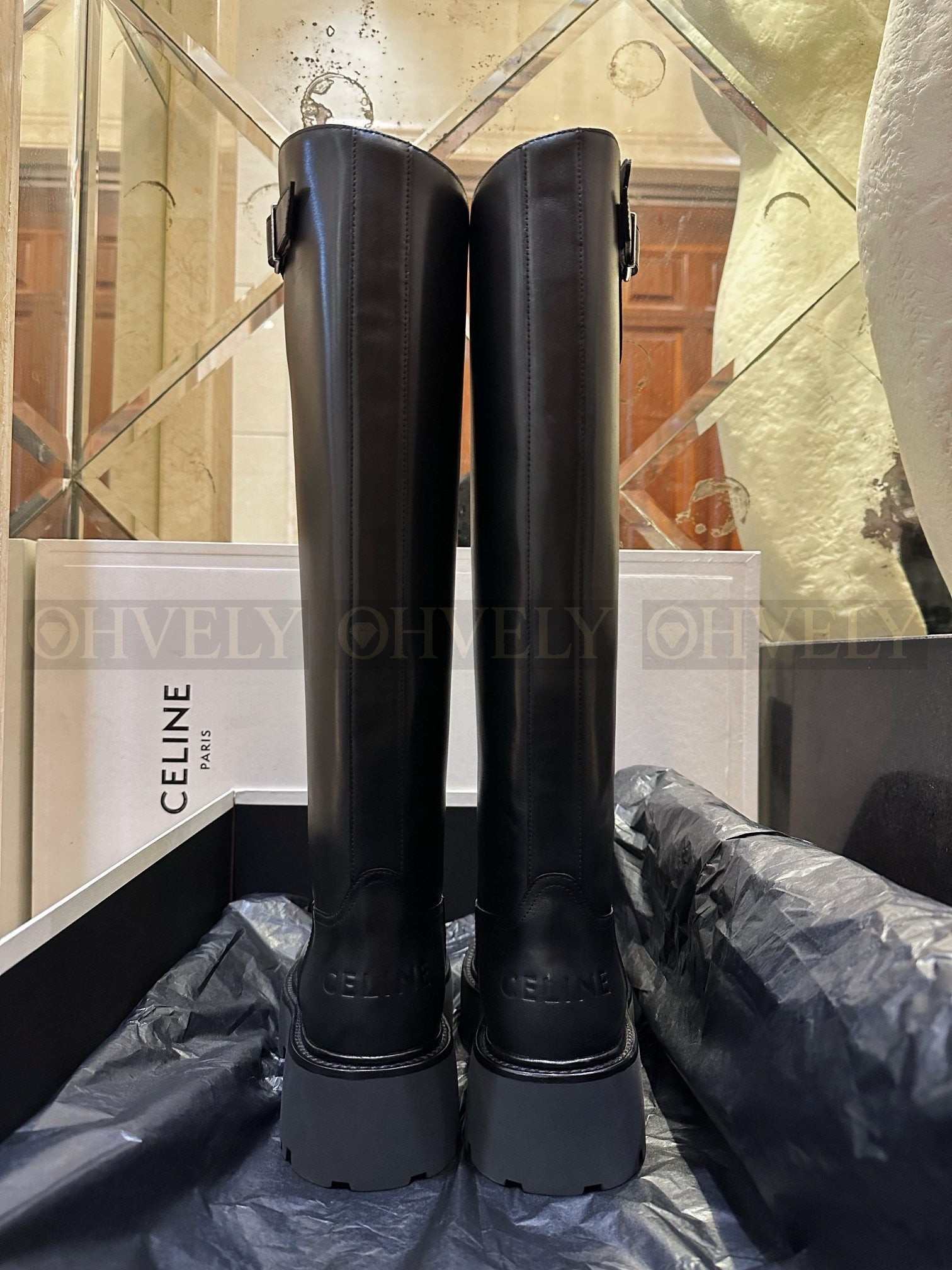 셀린느 벌키 버클드 하이 부츠 상품 썸네일