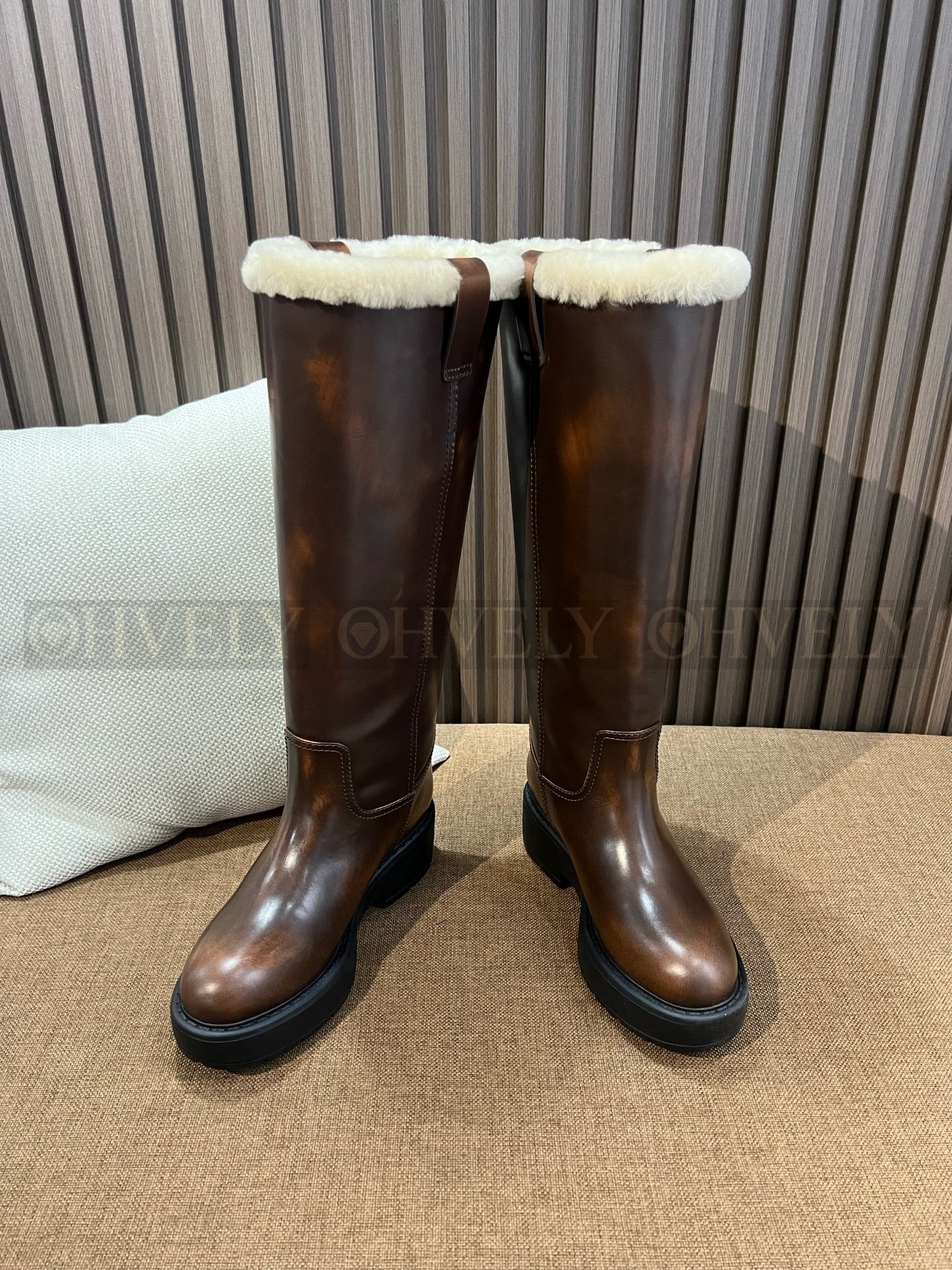 미우미우 시어링 가죽 롱 부츠 시에나 상품 썸네일