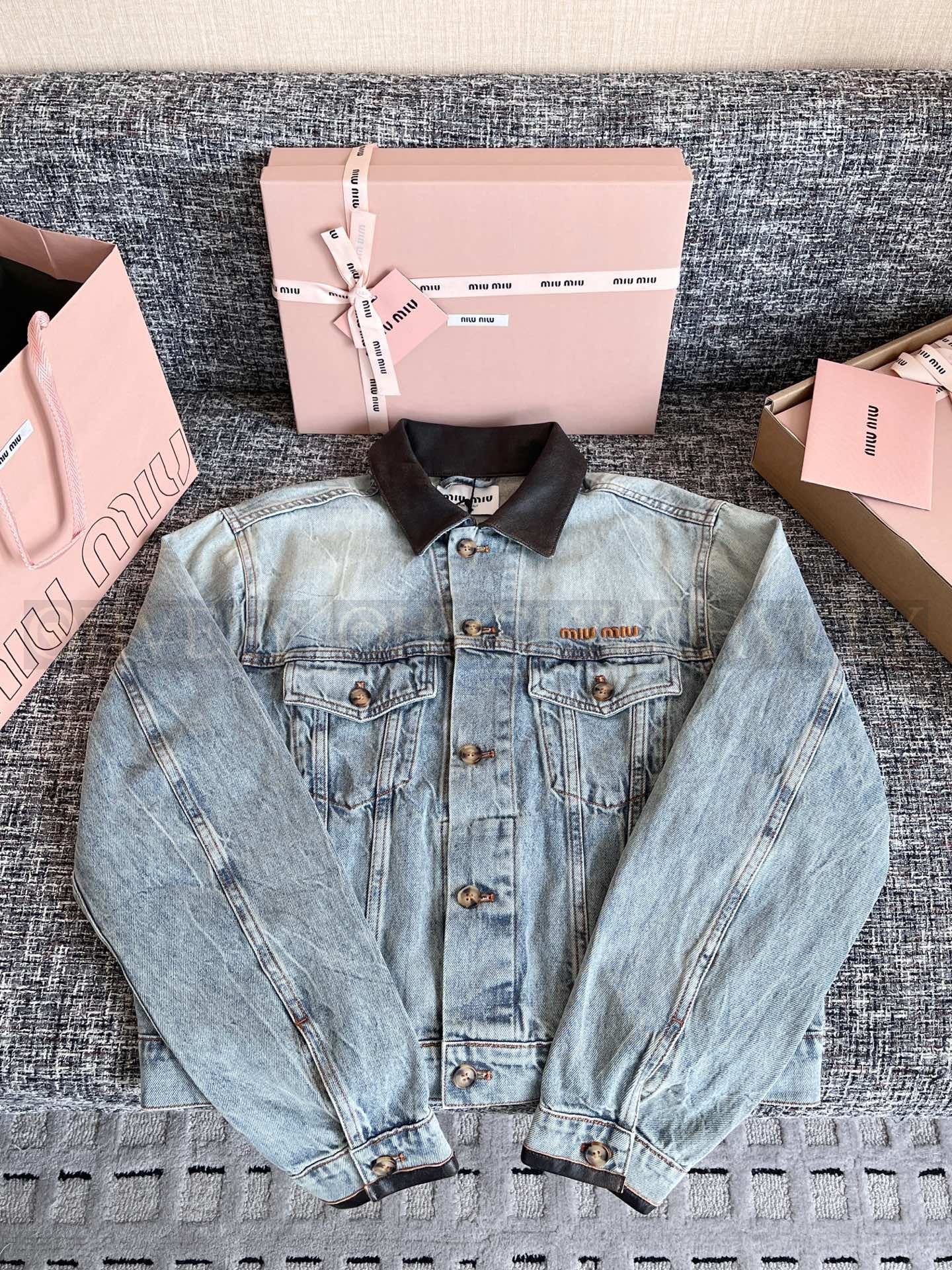 【 ZP 】MiuMiu 2025 데님 자켓 (매장가 588만원) 상품 썸네일