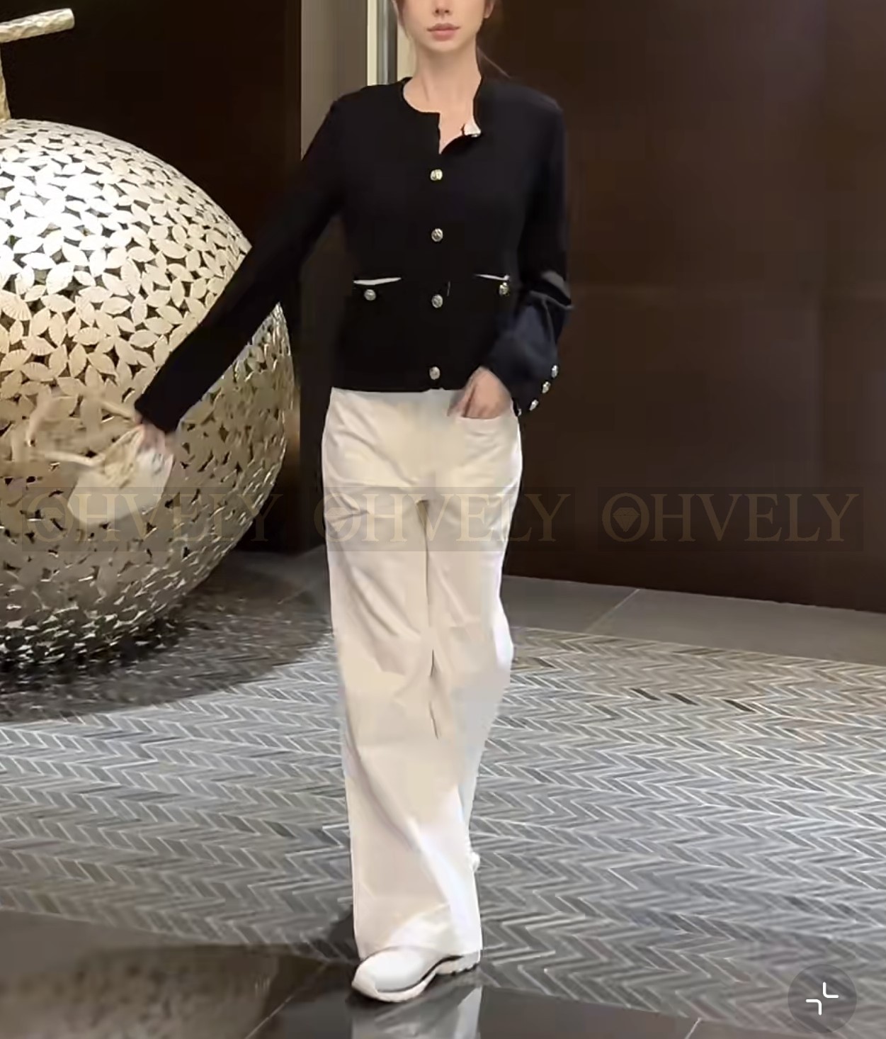 【 ZP 】CHANEL 2025 모직 가디건 (매장가 596만원) 상품 썸네일