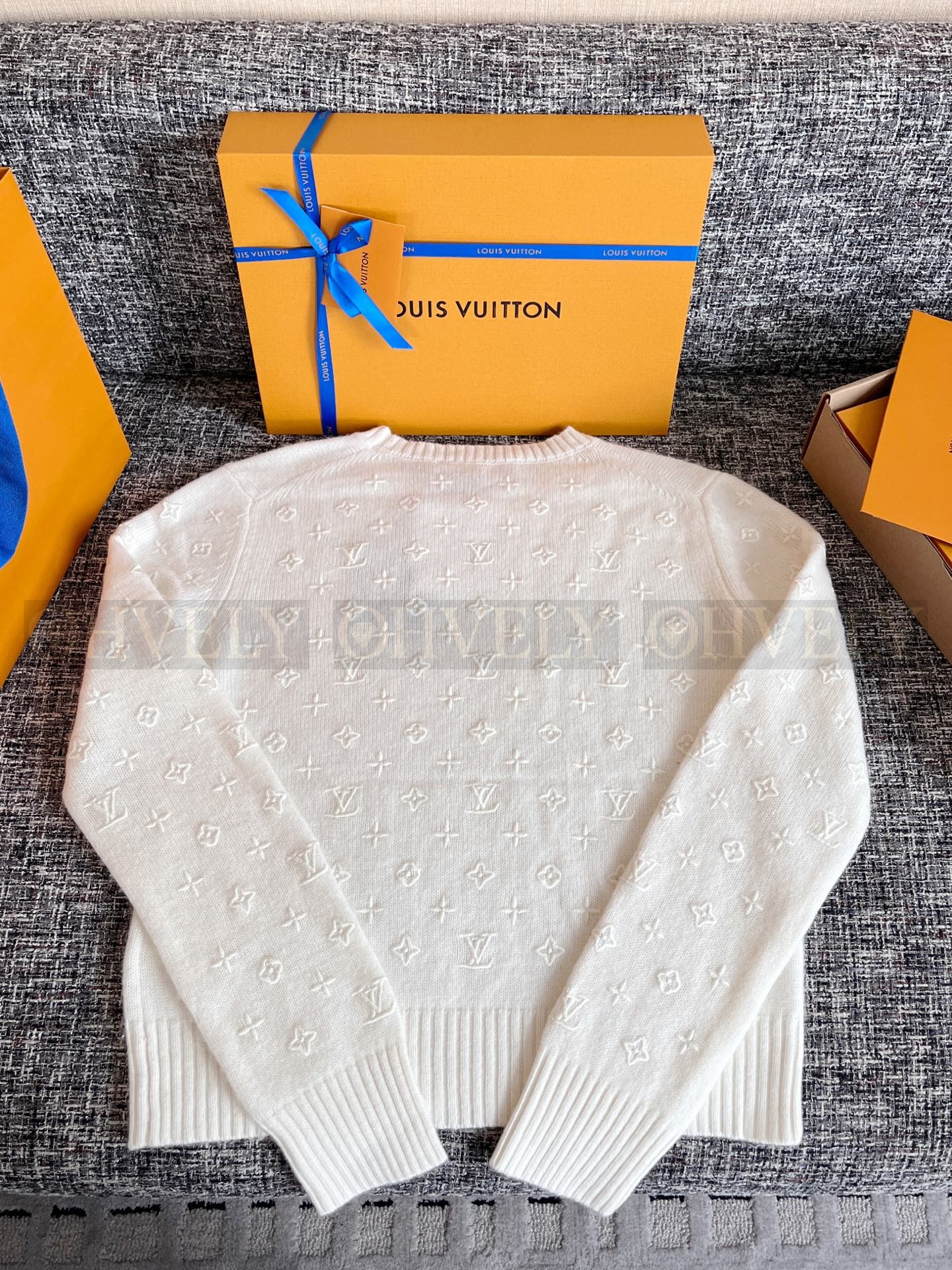 【 ZP 】Louis Vuitton 2025 스웨터 (매장가 360만원) 상품 썸네일