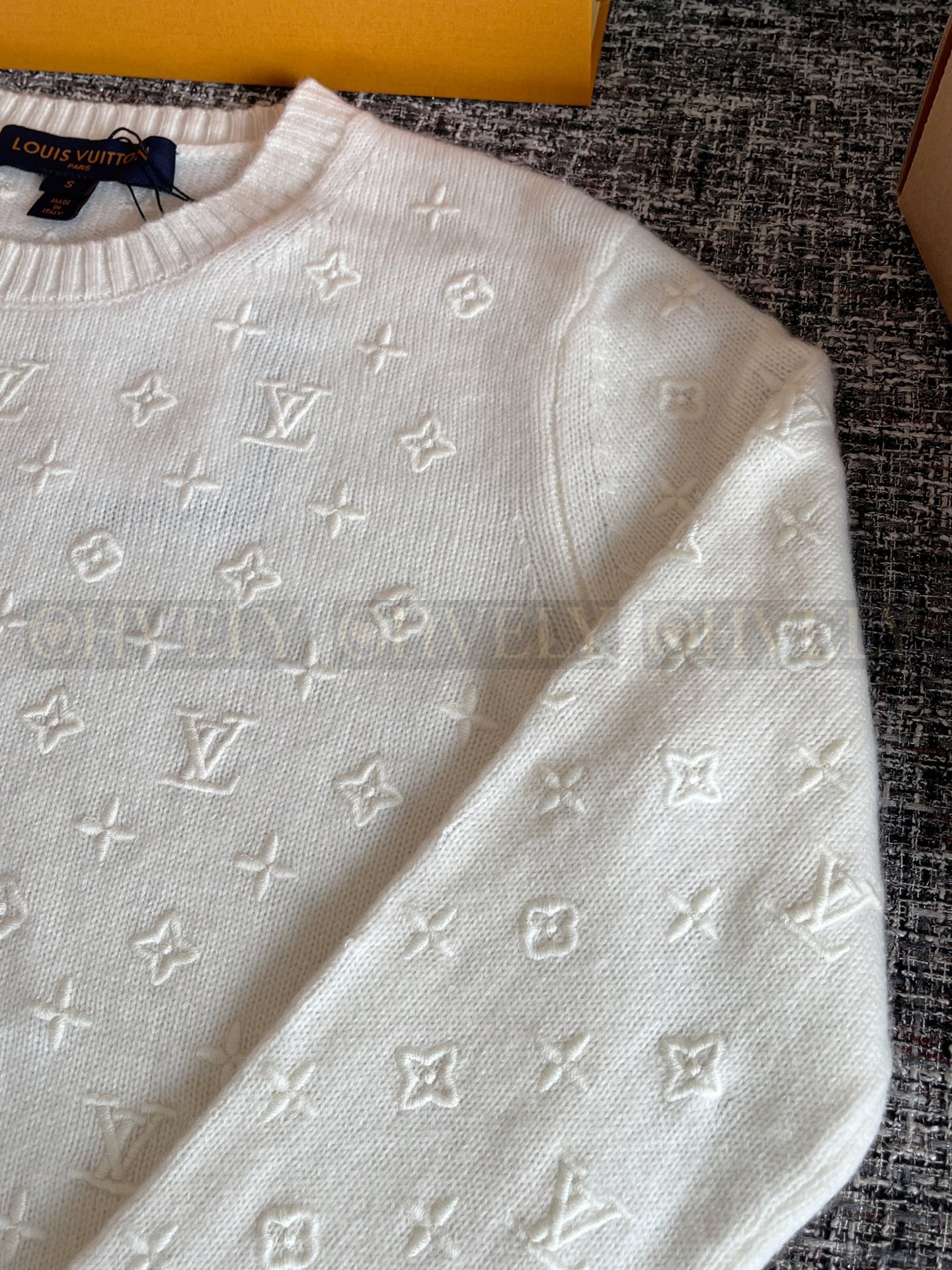 【 ZP 】Louis Vuitton 2025 스웨터 (매장가 360만원) 상품 썸네일