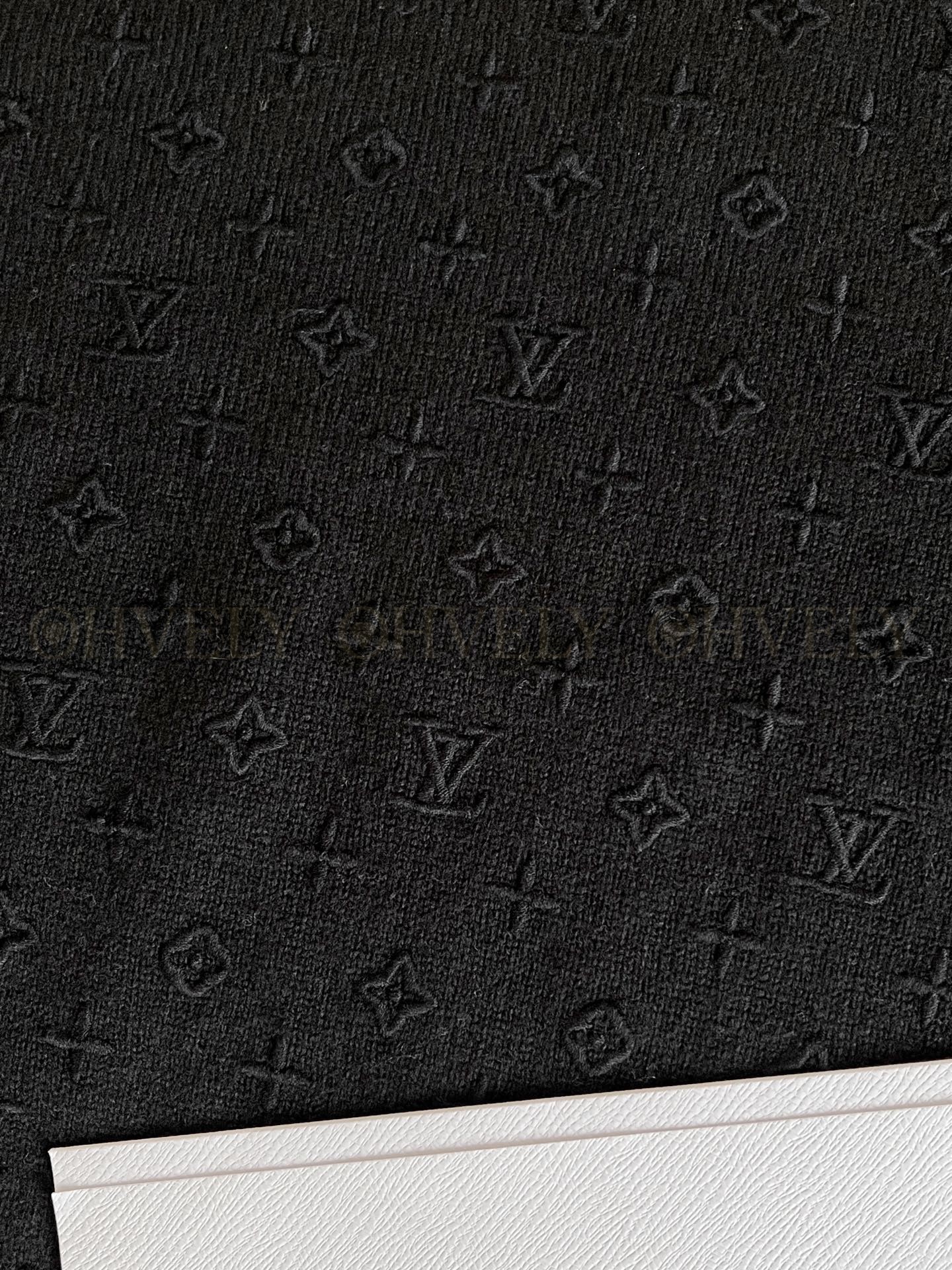 【 ZP 】Louis Vuitton 2025 스웨터 (매장가 360만원) 상품 썸네일