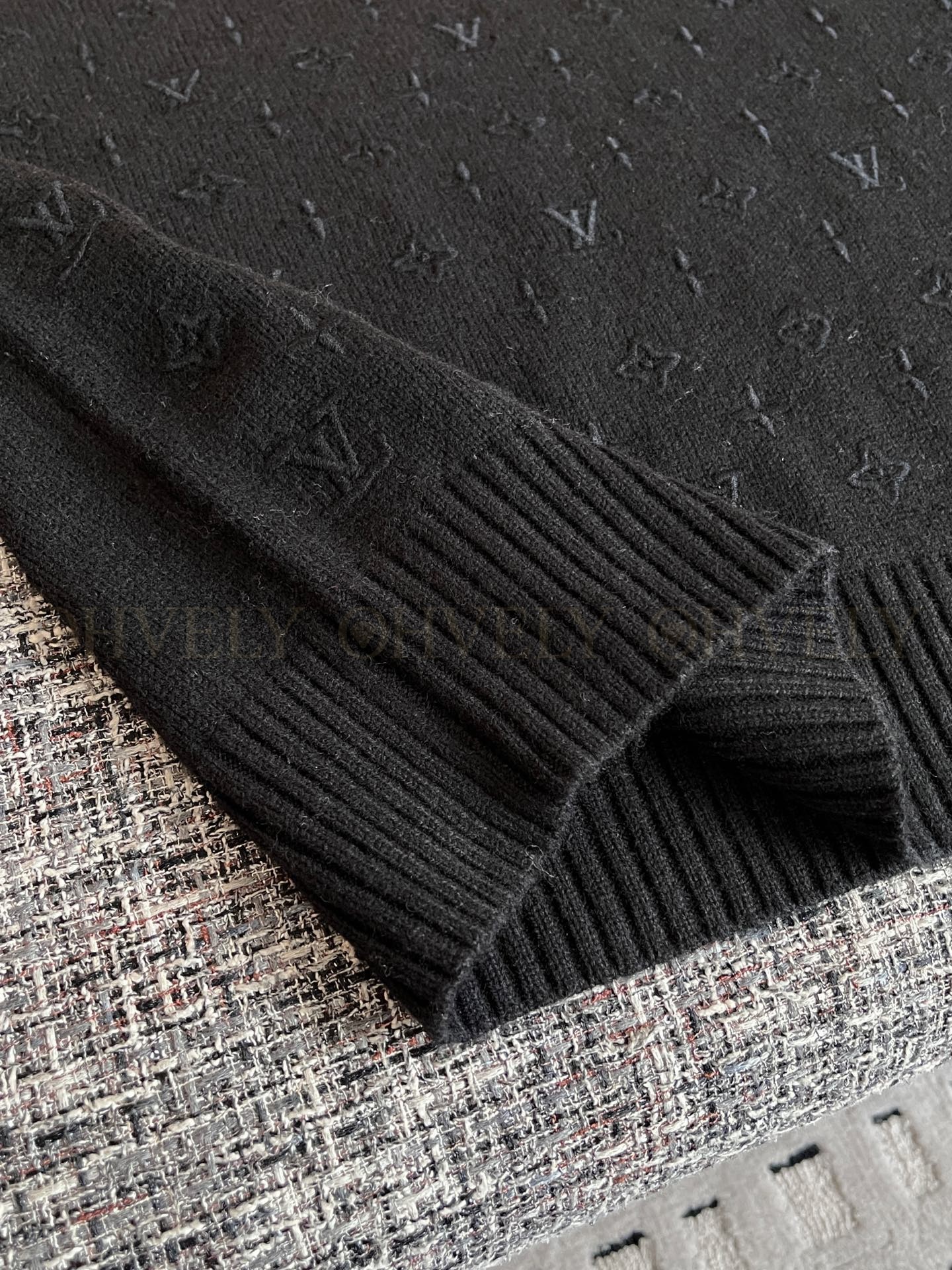 【 ZP 】Louis Vuitton 2025 스웨터 (매장가 360만원) 상품 썸네일