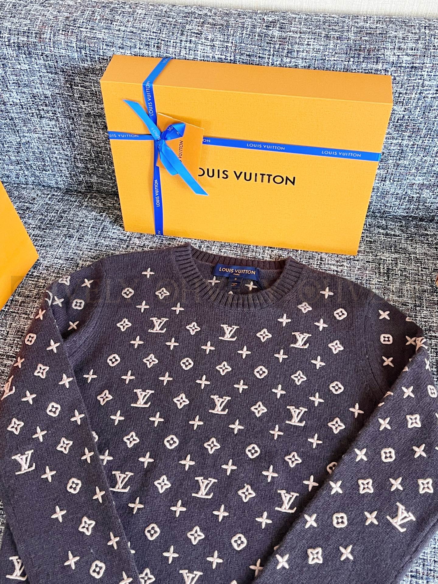 【 ZP 】Louis Vuitton 2025 스웨터 (매장가 360만원) 상품 썸네일
