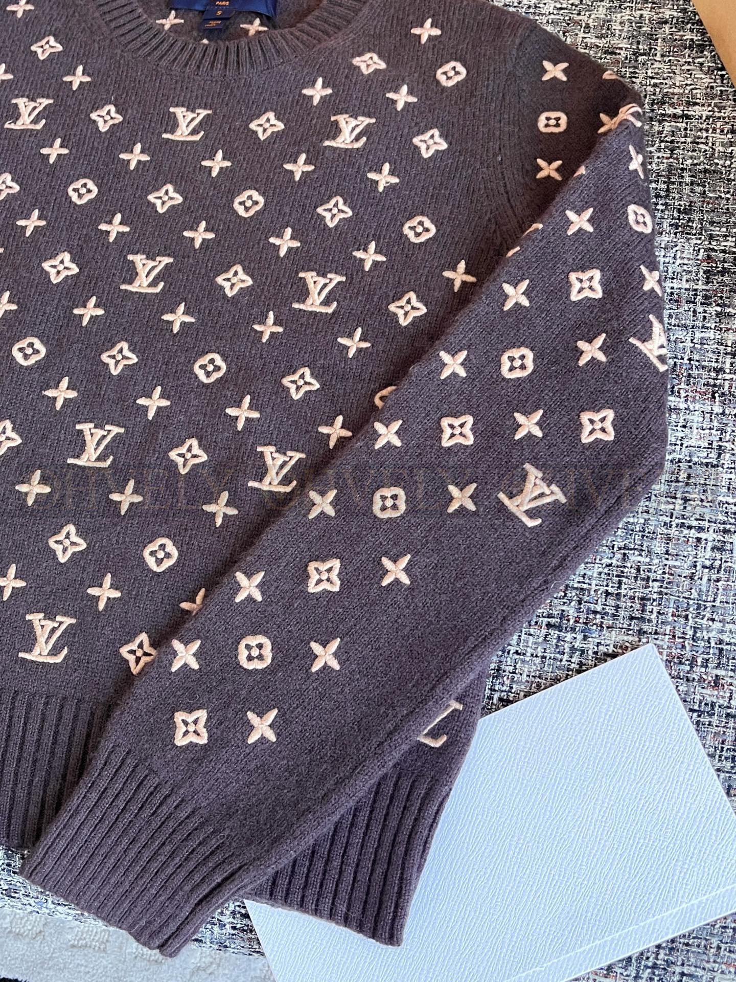 【 ZP 】Louis Vuitton 2025 스웨터 (매장가 360만원) 상품 썸네일