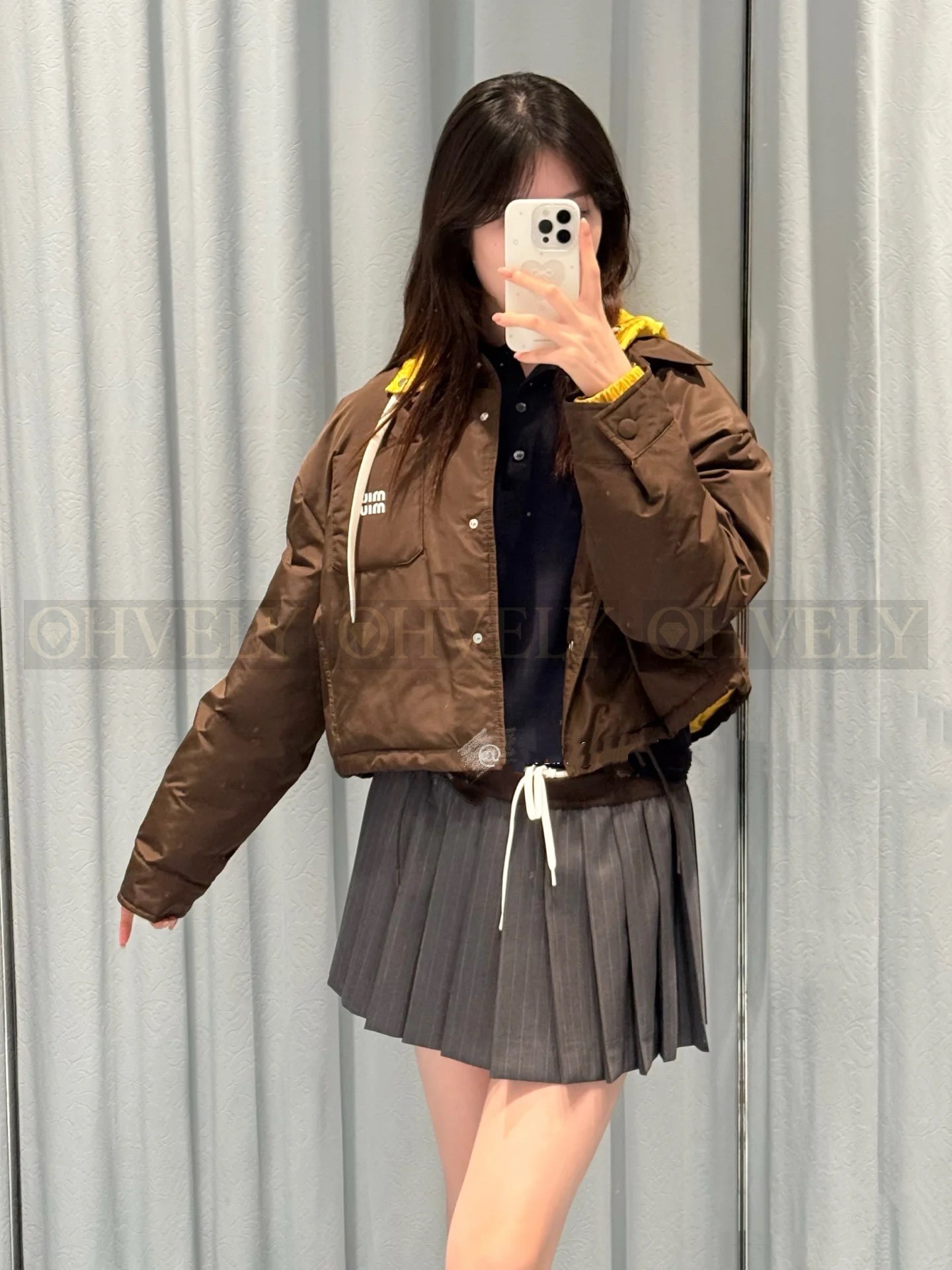 【 ZP 】MiuMiu 2025 후드 패딩 (매장가 446만원) 상품 썸네일