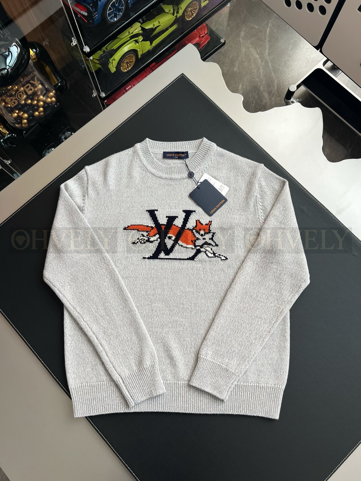 【 ZP 】LOUIS VUITTON 니트 티셔츠 그레이 (매장가 282만원) 상품 썸네일