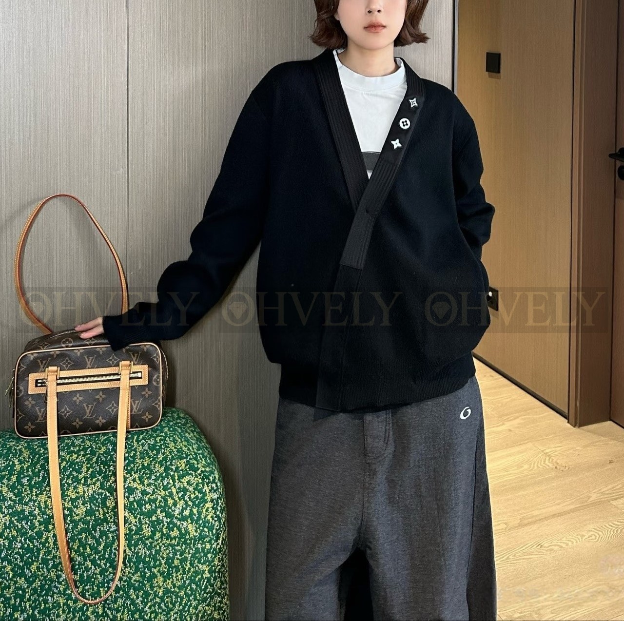 【 ZP 】LOUIS VUITTON 아우터 블랙 (매장가 352만원) 상품 썸네일