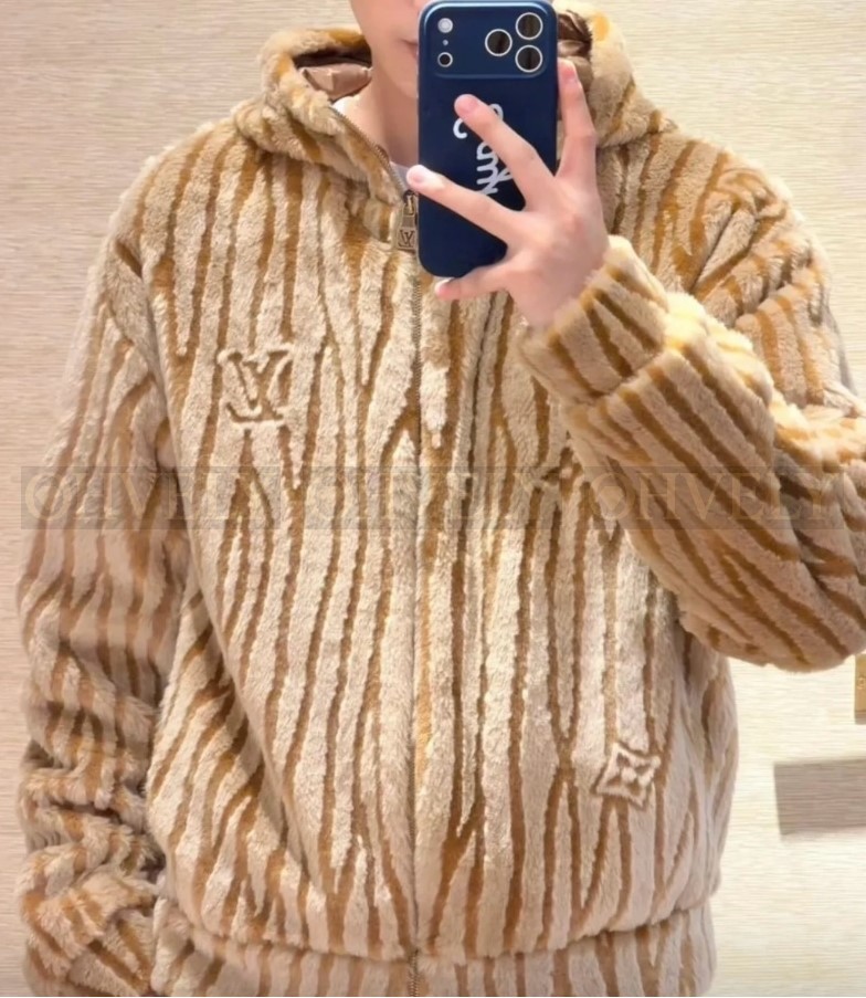 【 ZP 】LOUIS VUITTON 후드 집업 (매장가 378만원)