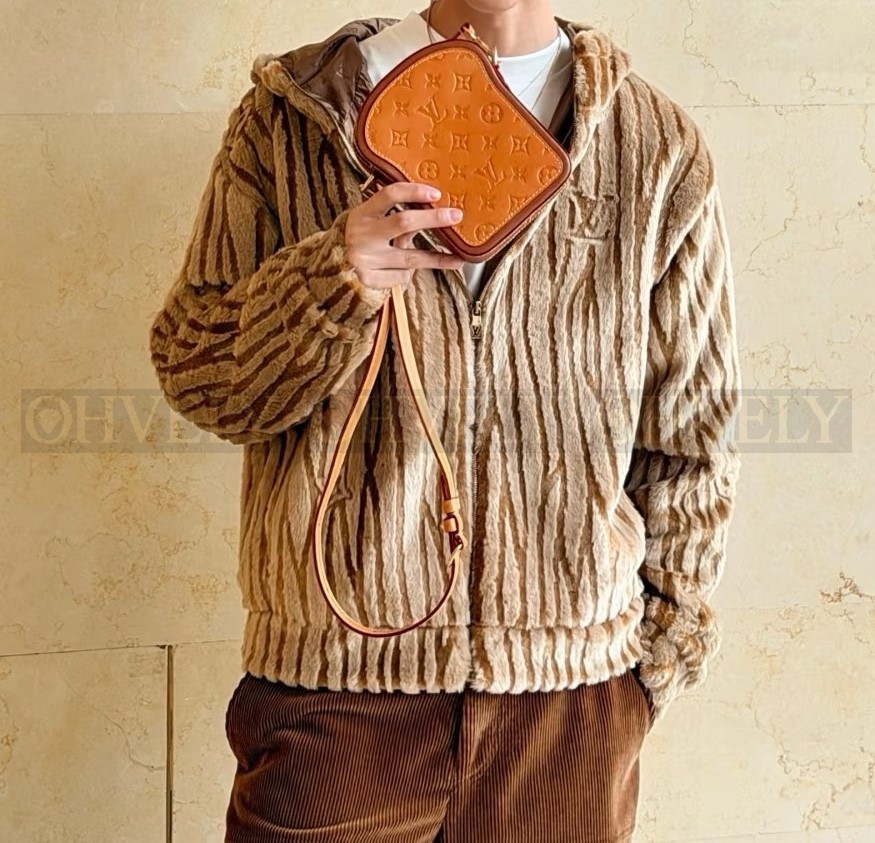 【 ZP 】LOUIS VUITTON 후드 집업 (매장가 378만원) 상품 썸네일