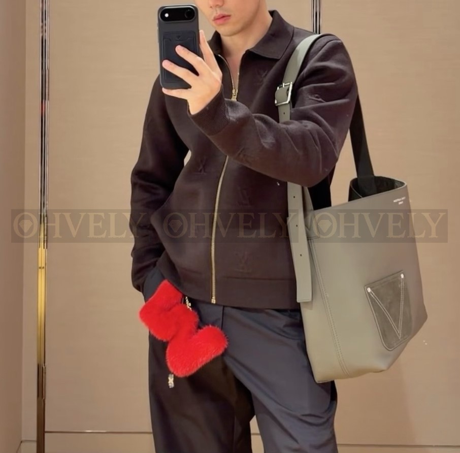 【 ZP 】LOUIS VUITTON 집업 (매장가 338만원) 상품 썸네일