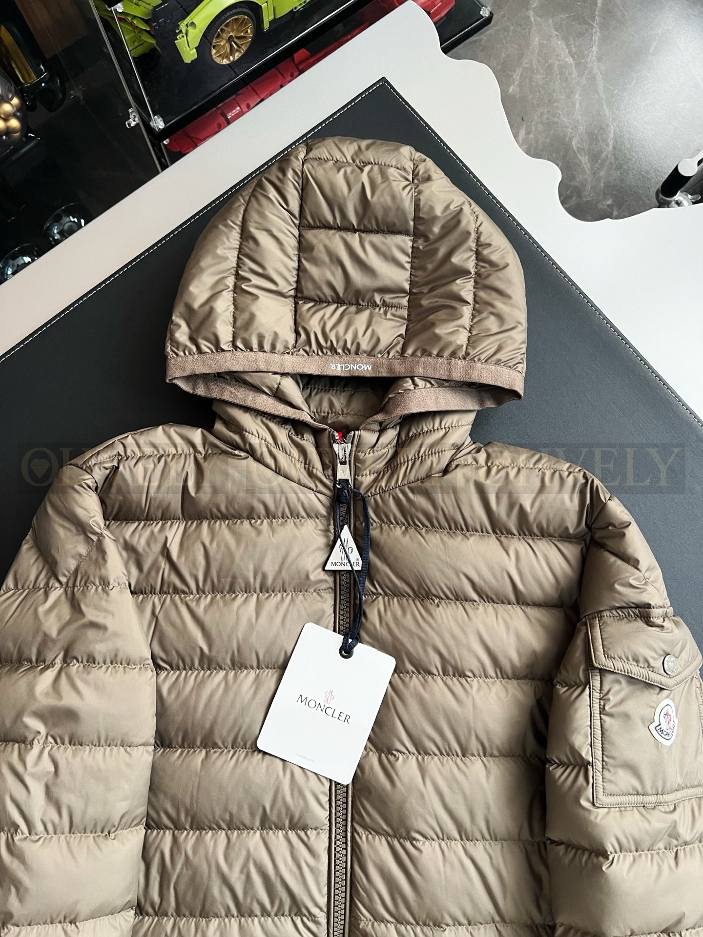 【 ZP 】MONCLER 패딩 (매장가 240만원) 상품 썸네일