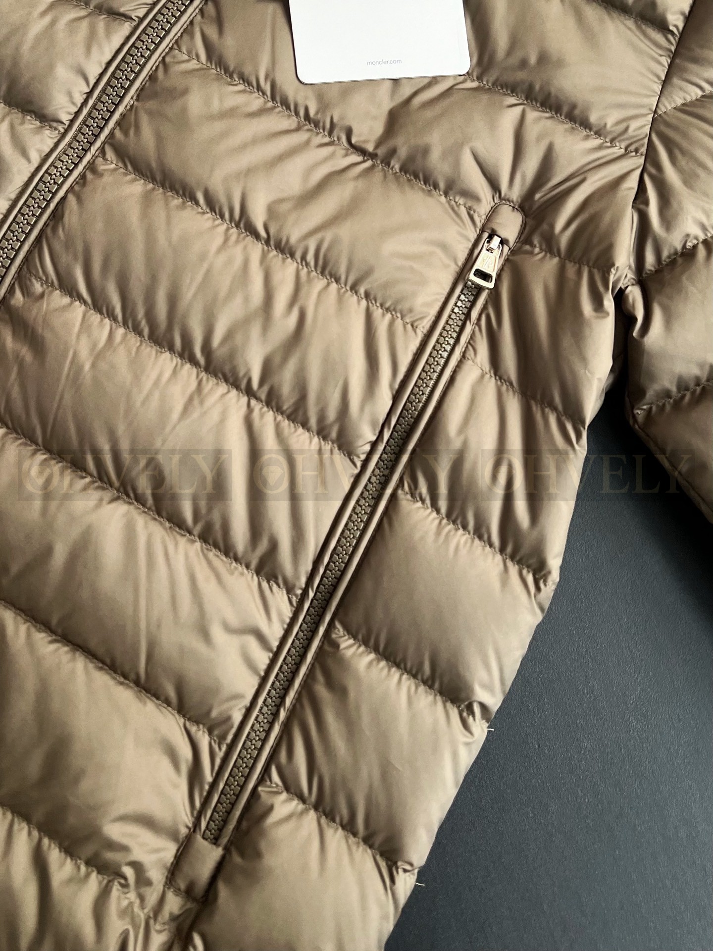 【 ZP 】MONCLER 패딩 (매장가 240만원) 상품 썸네일