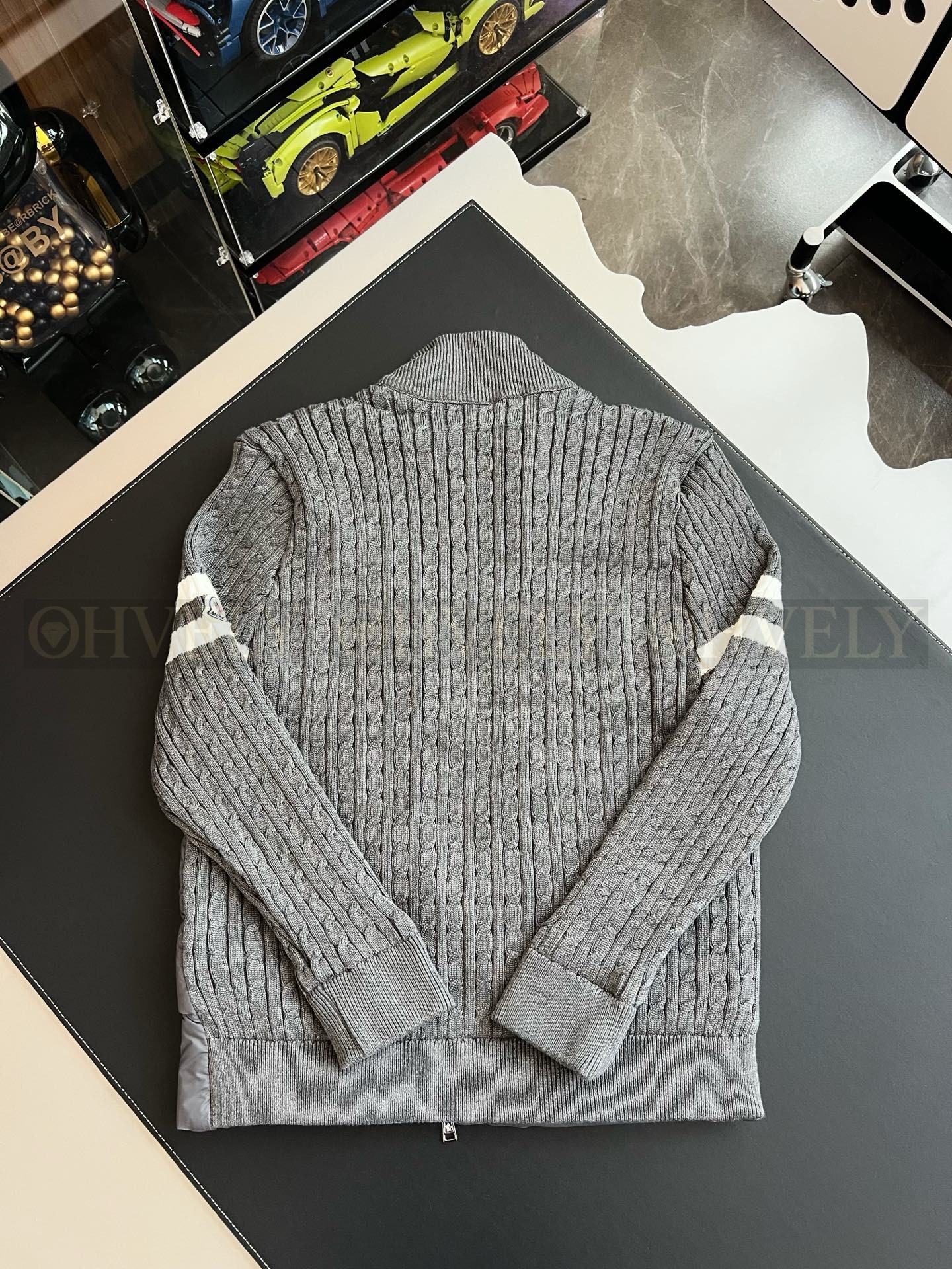 【 ZP 】MONCLER 패딩 아우터 (매장가 240만원) 상품 썸네일