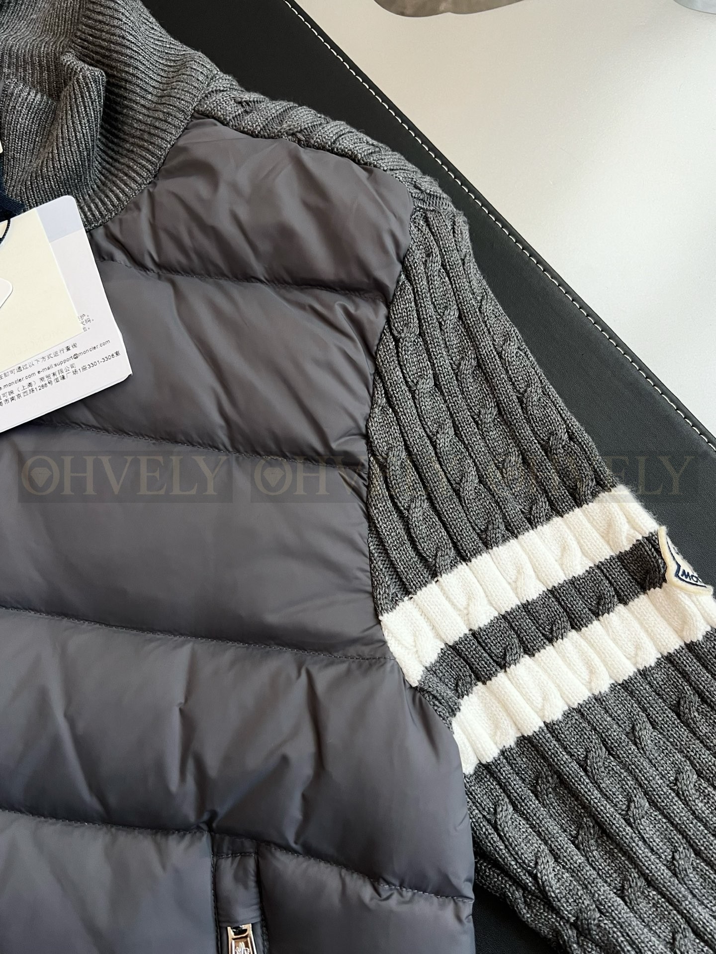 【 ZP 】MONCLER 패딩 아우터 (매장가 240만원) 상품 썸네일