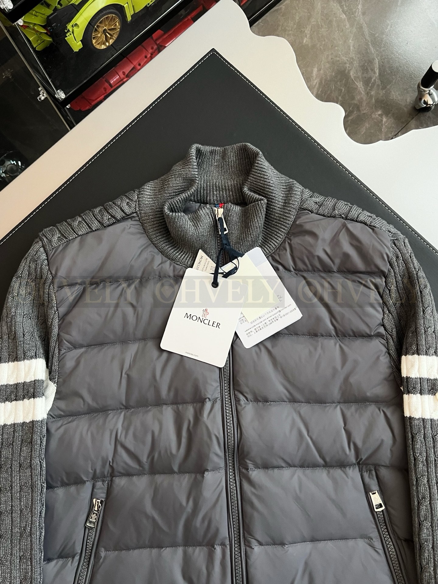 【 ZP 】MONCLER 패딩 아우터 (매장가 240만원) 상품 썸네일