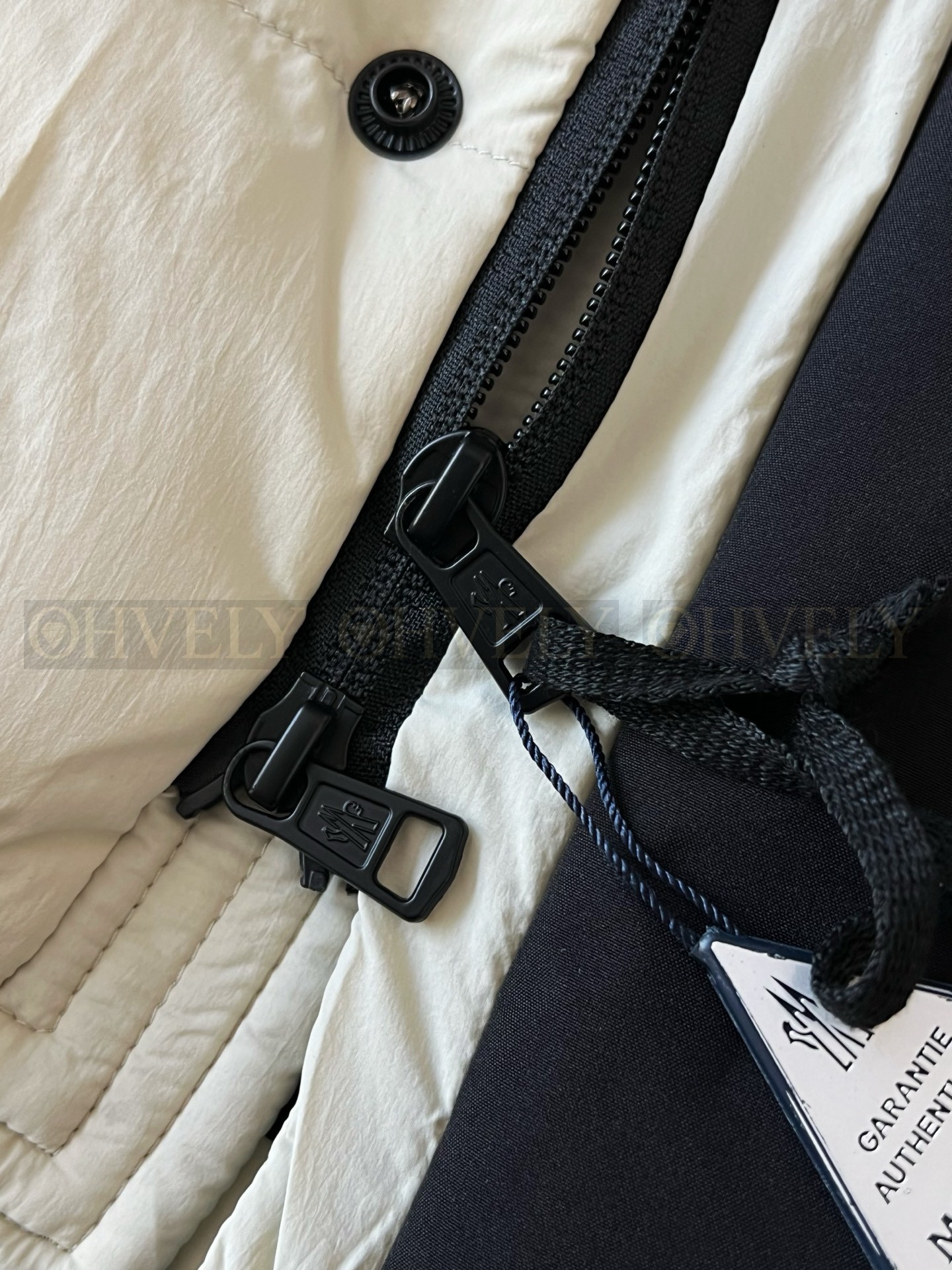 【 ZP 】MONCLER 패딩 (매장가 356만원) 상품 썸네일