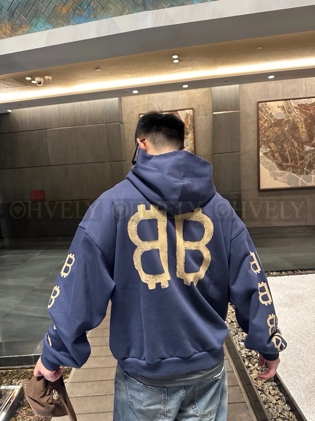 【 ZP 】BALENCIAGA 후드 맨투맨 (매장가 232만원) 상품 썸네일